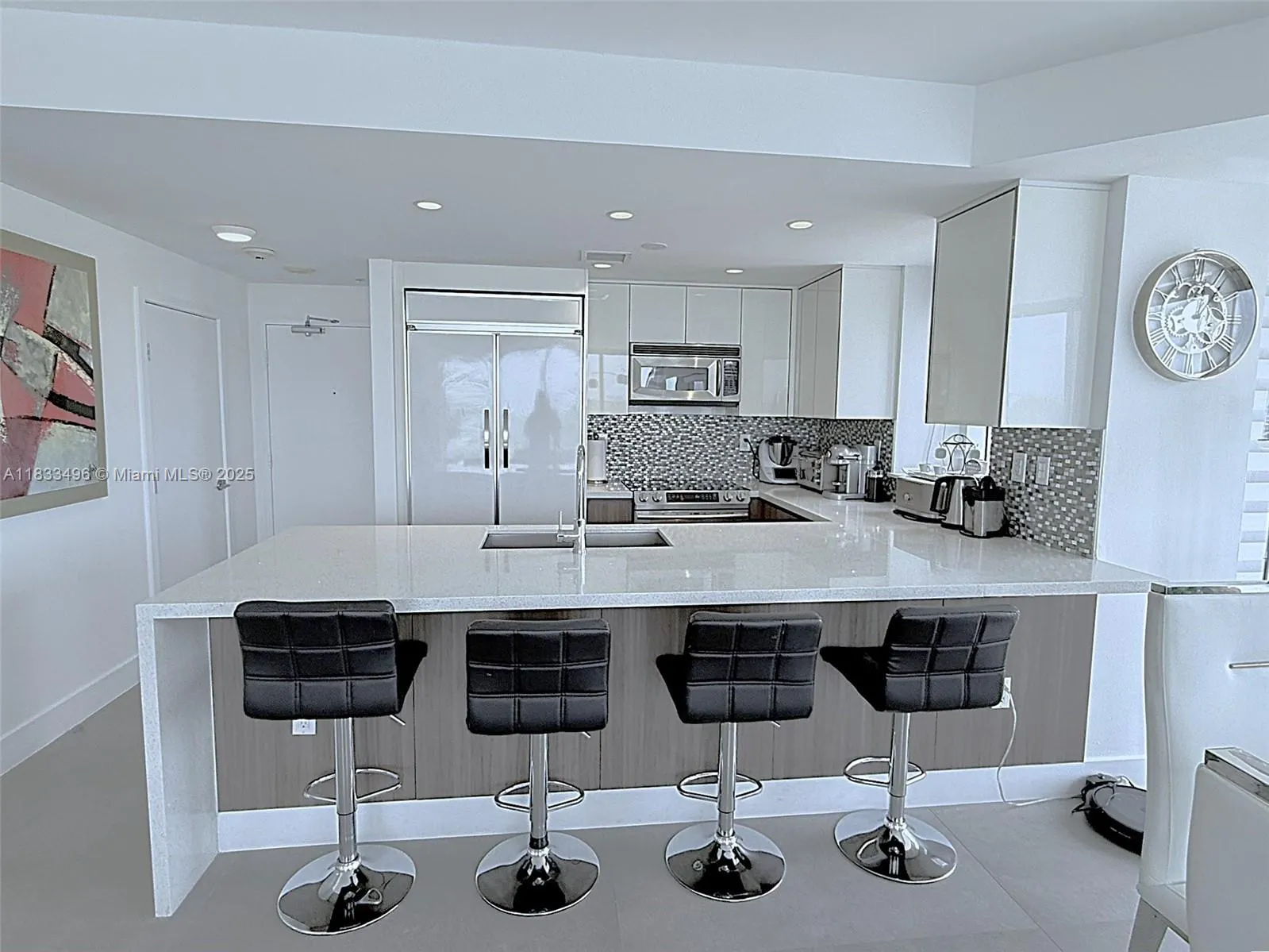 10275 Collins Ave, #722