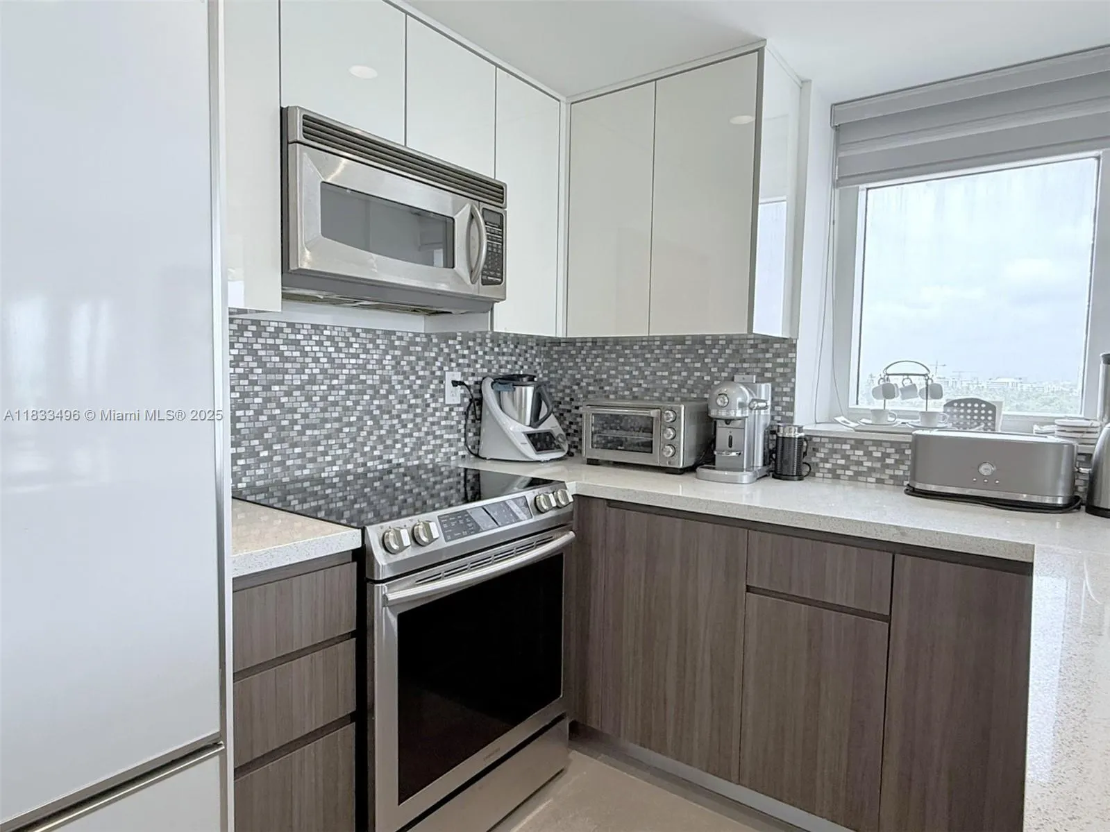 10275 Collins Ave, #722