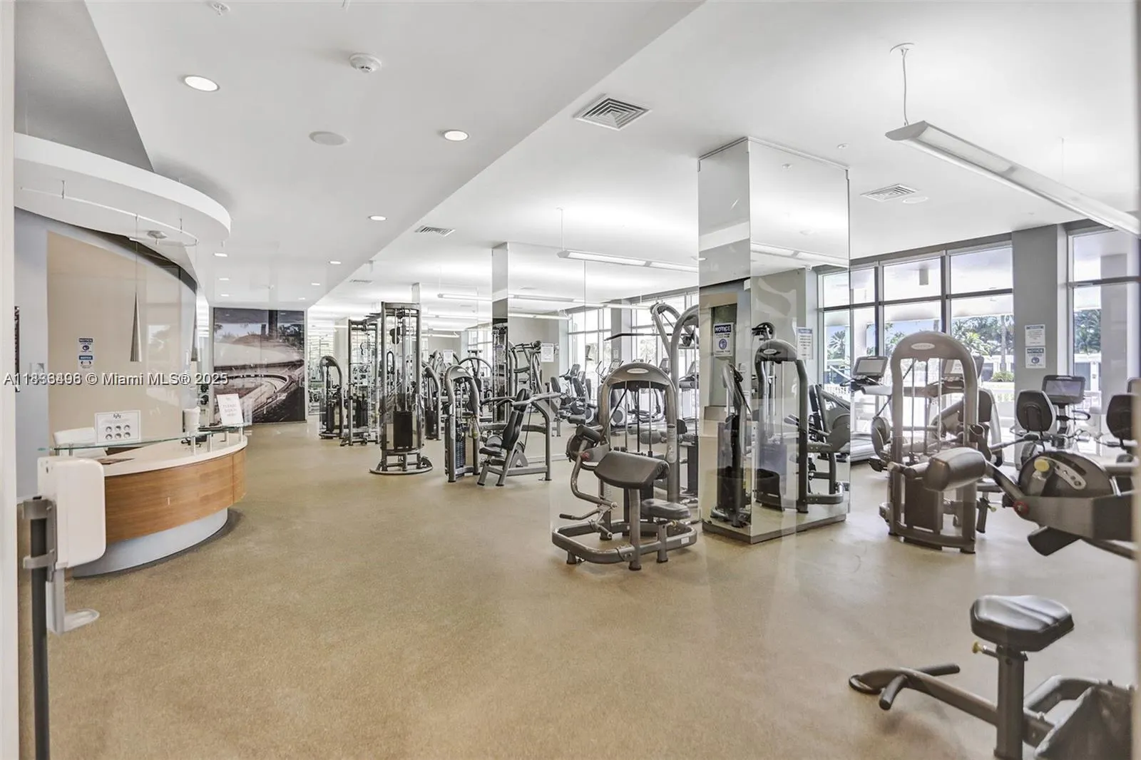 10275 Collins Ave, #722