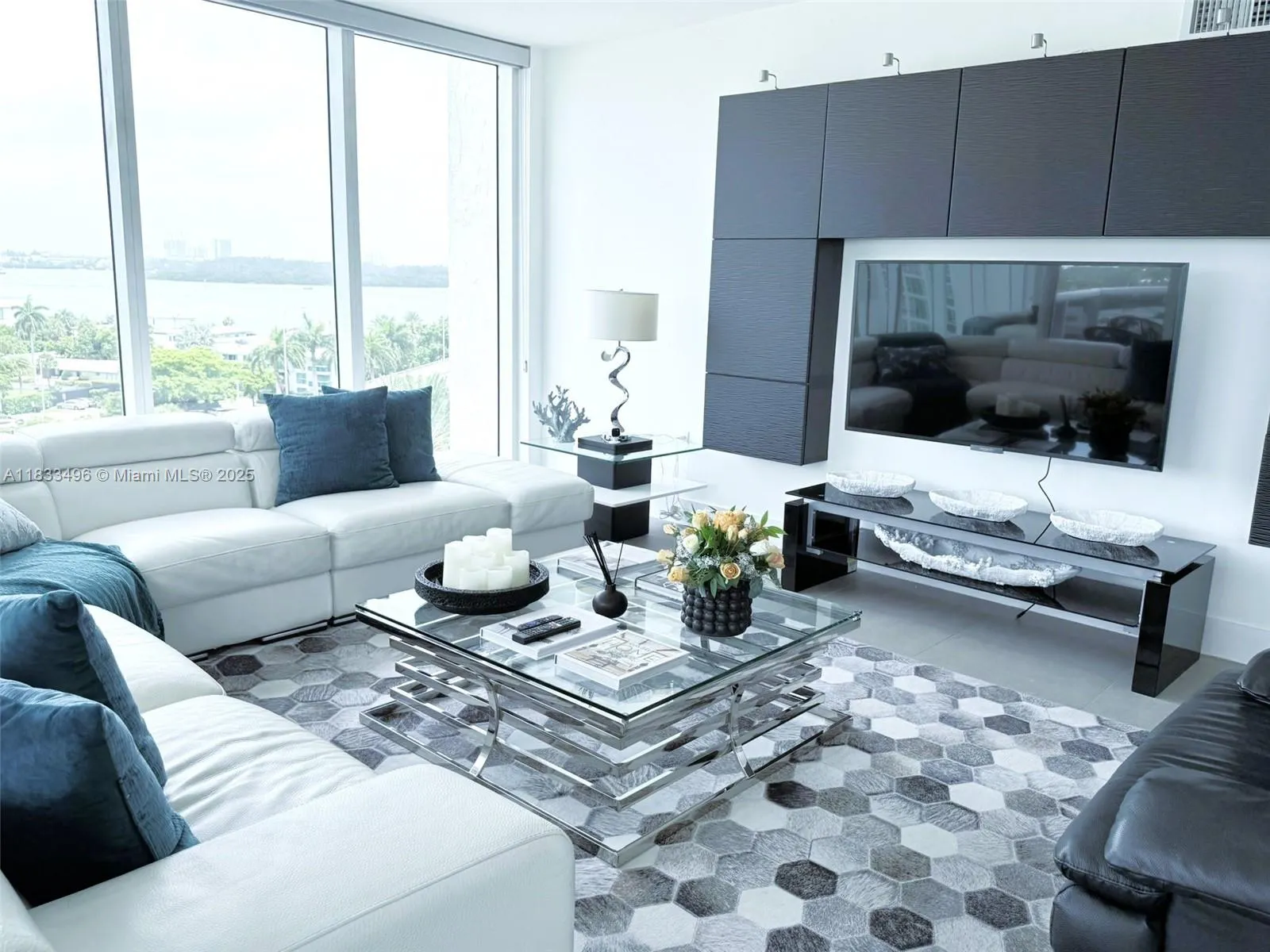 10275 Collins Ave, #722