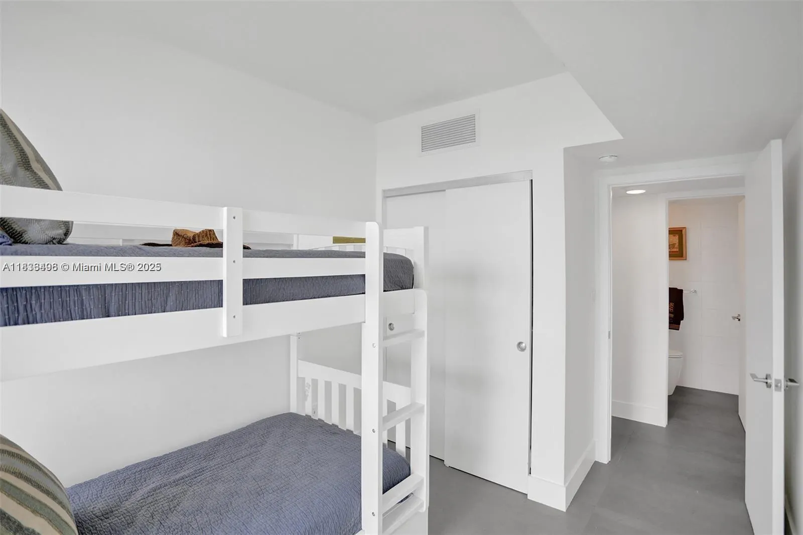 10275 Collins Ave, #722