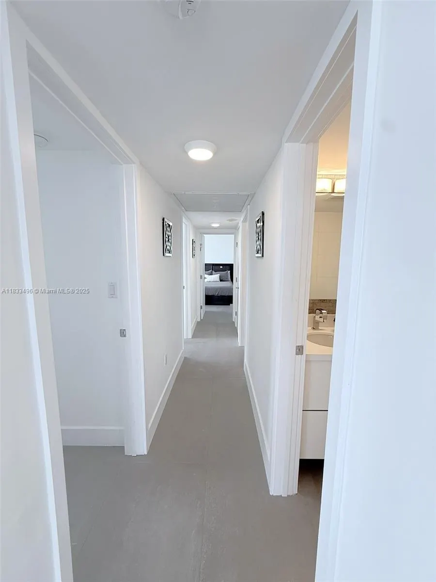 10275 Collins Ave, #722