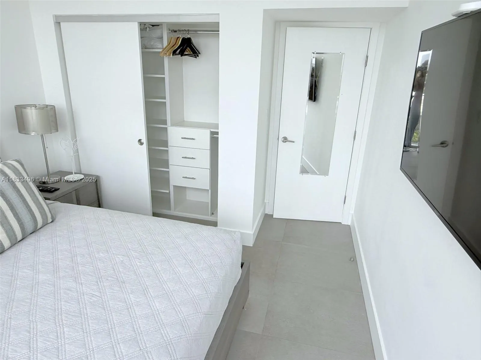 10275 Collins Ave, #722