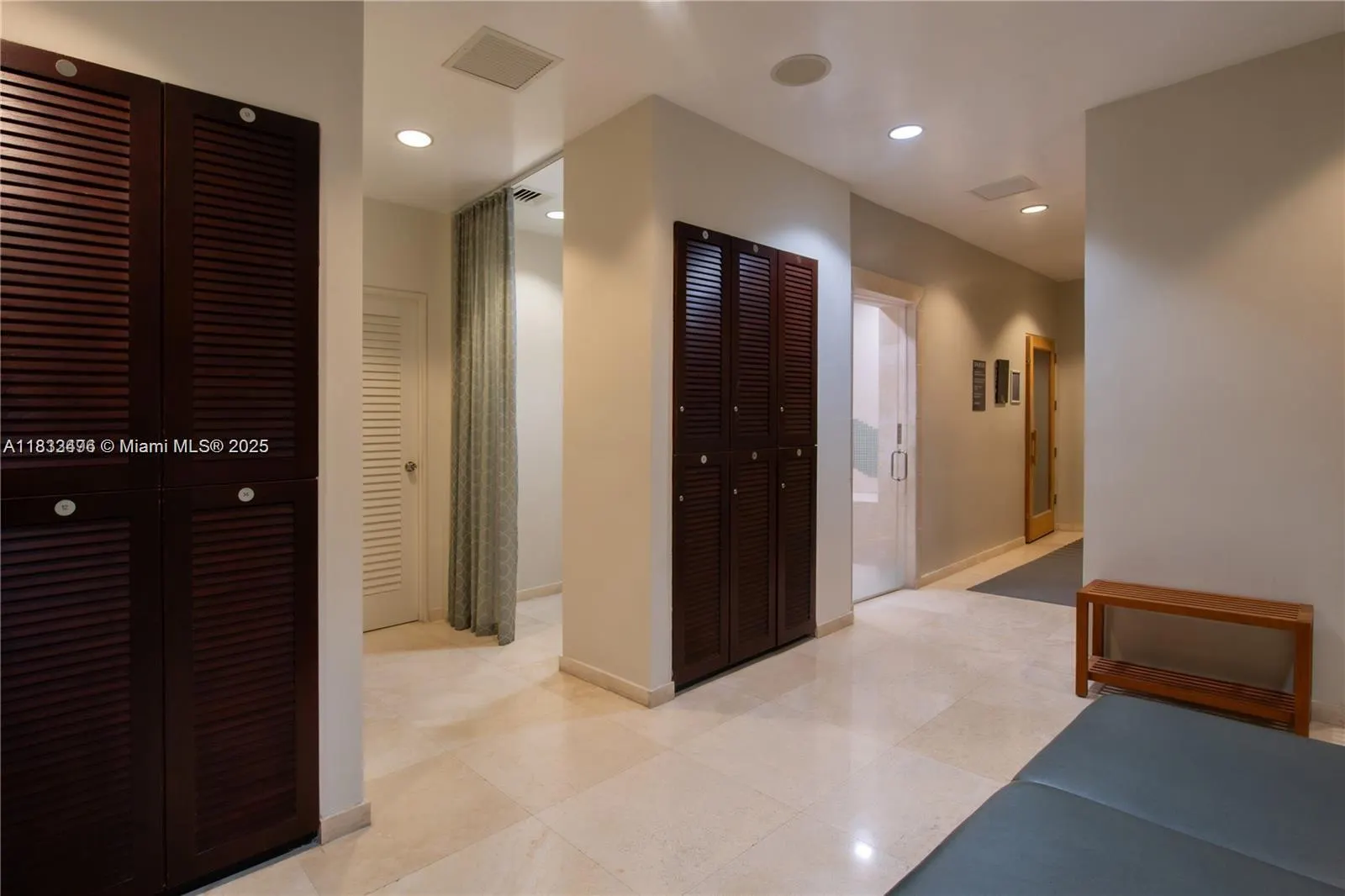 10275 Collins Ave, #722