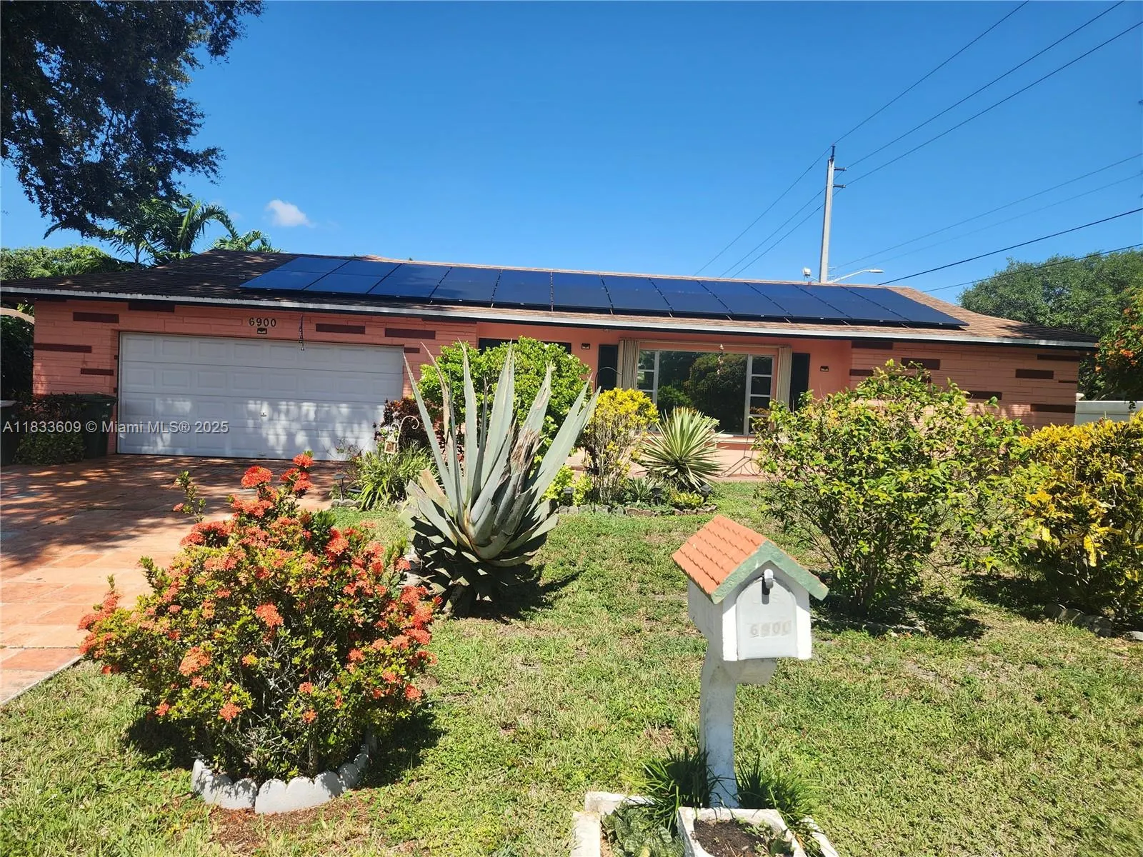 6900 NW 94th Ave