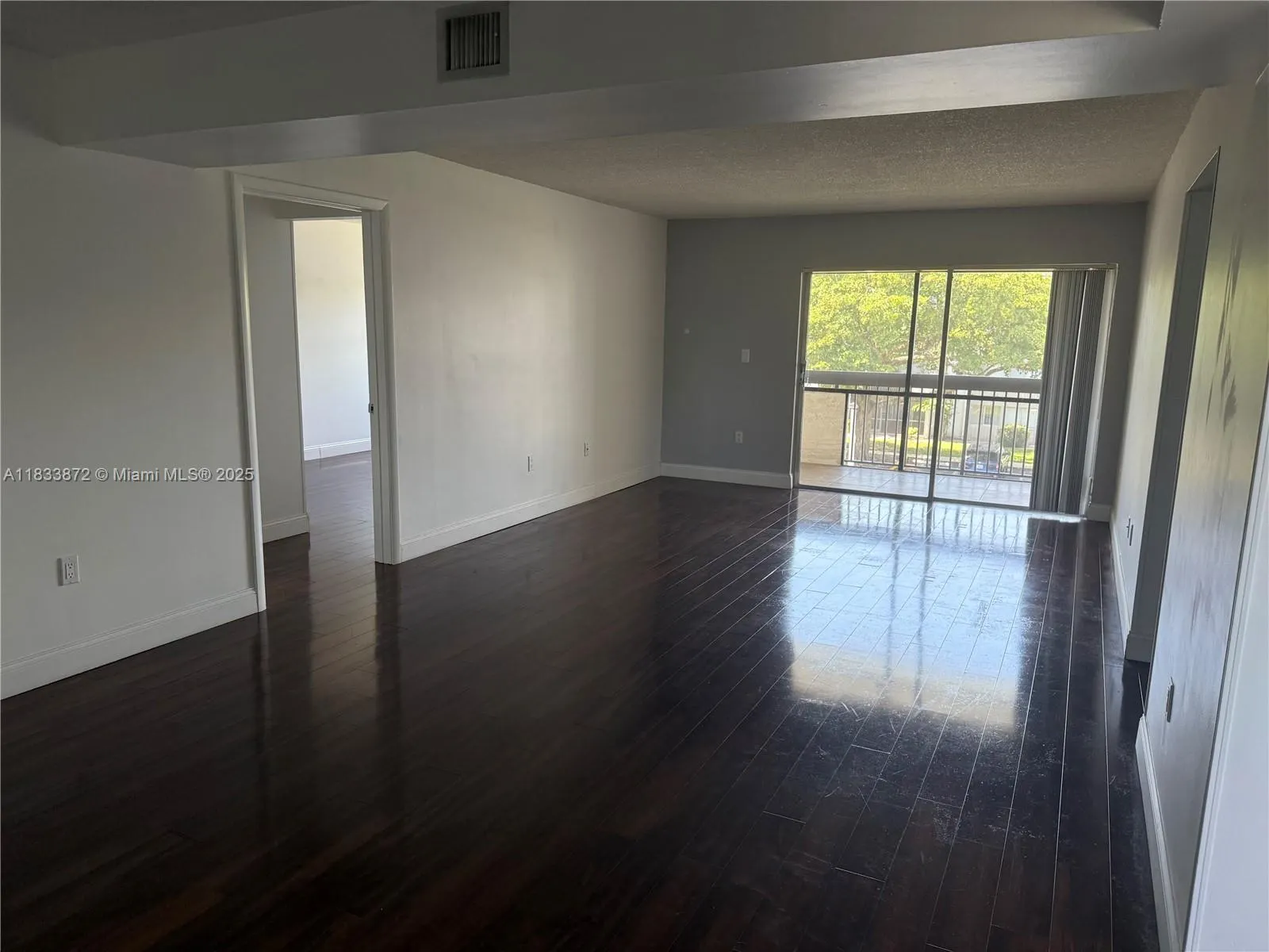 731 N Pine Island Rd, #306