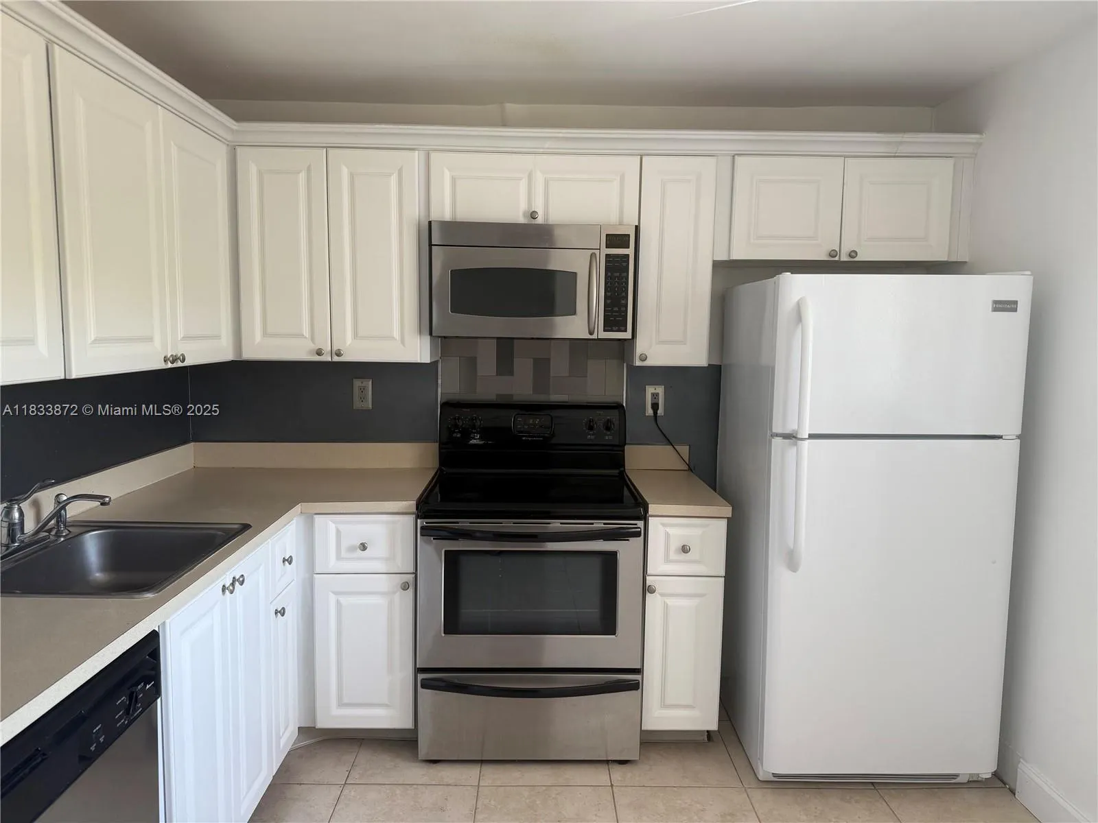 731 N Pine Island Rd, #306
