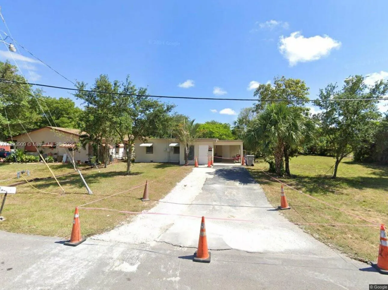 894 SW 9th Ct