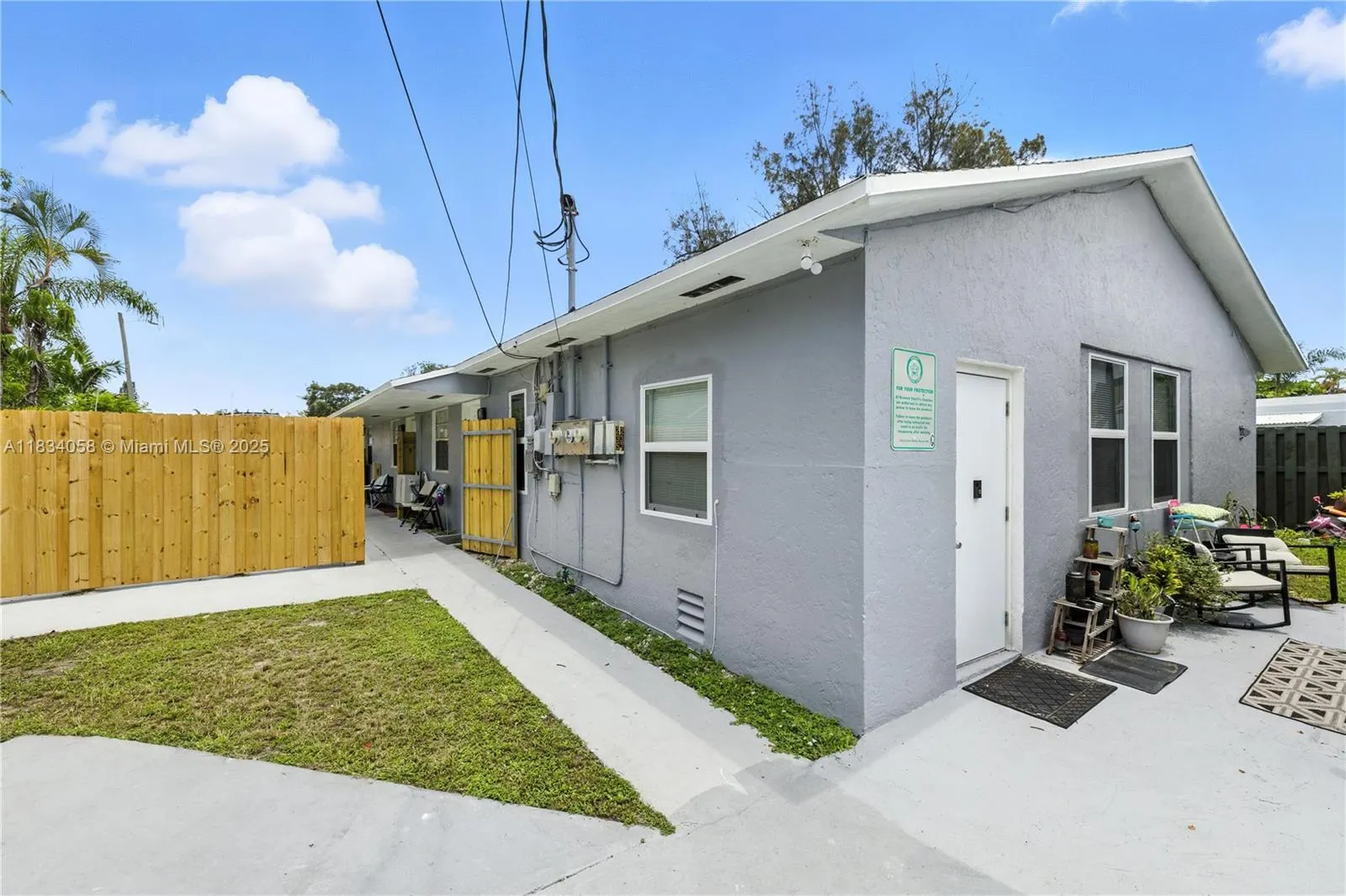 235-237 SW 12th St