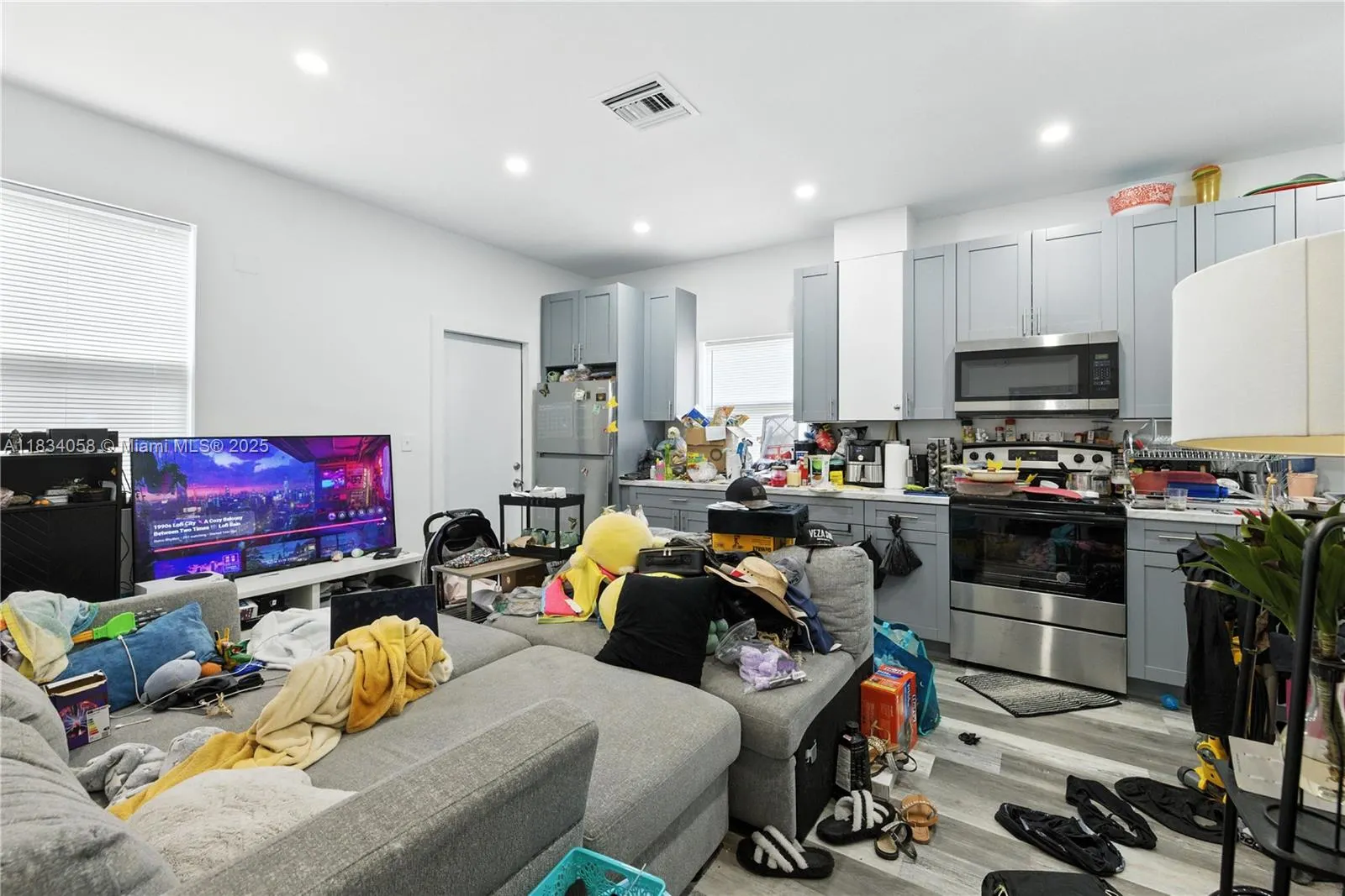 235-237 SW 12th St