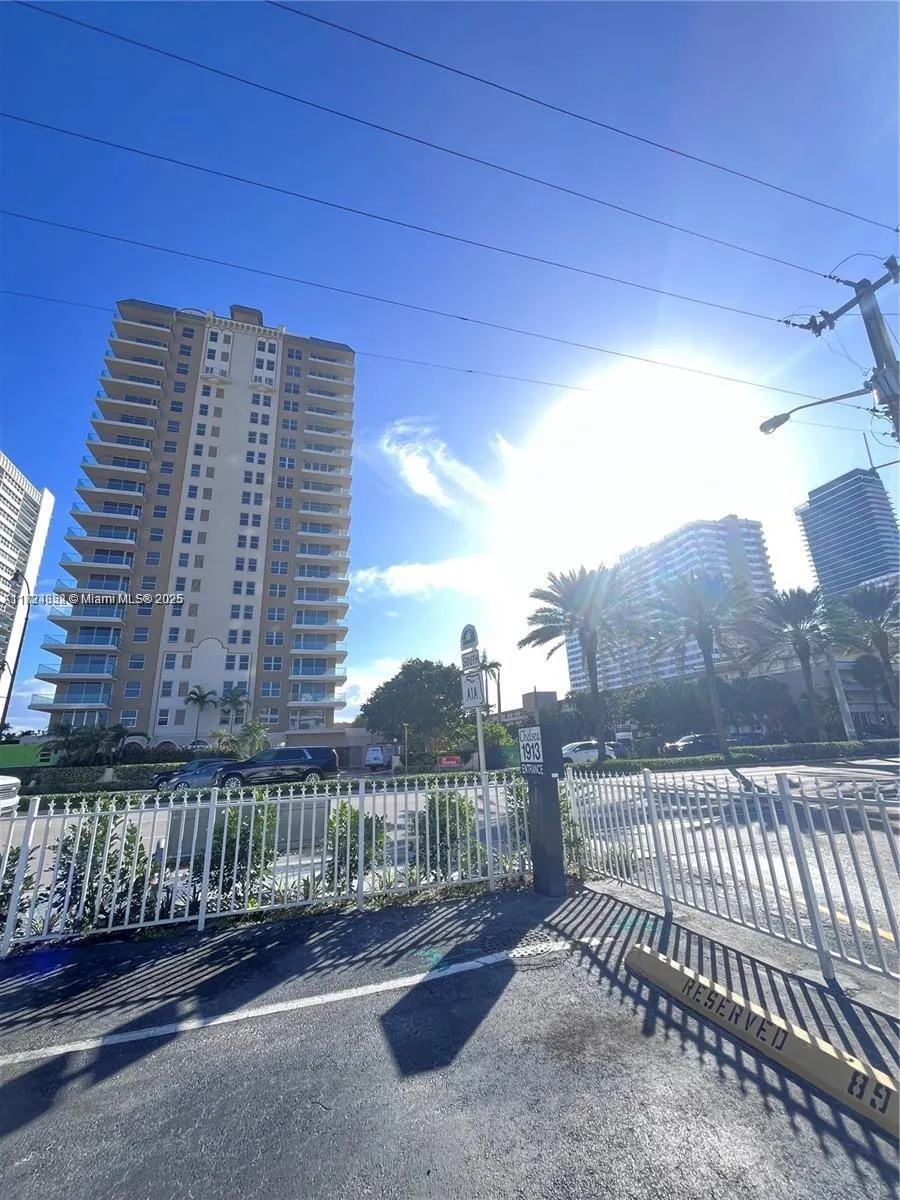 1913 S Ocean Dr, #302