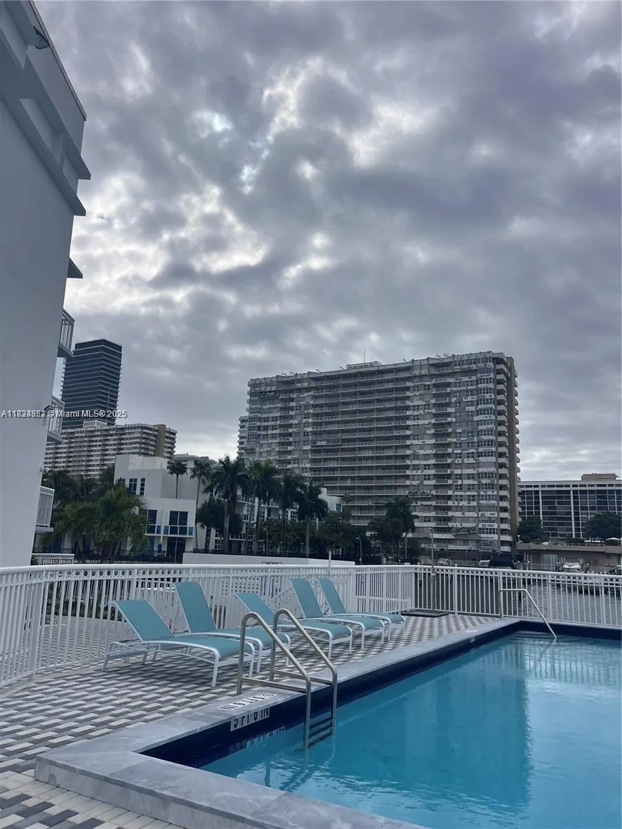 1913 S Ocean Dr, #302