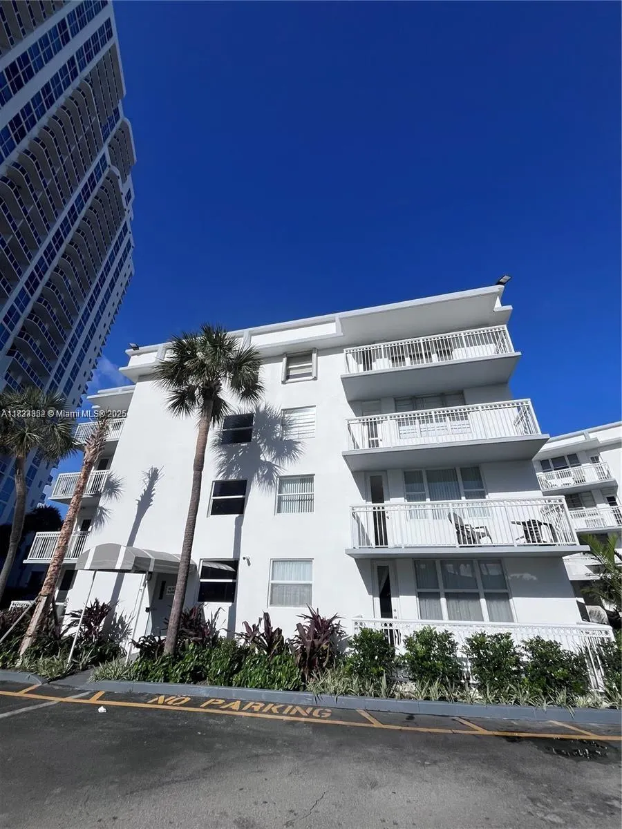 1913 S Ocean Dr, #302
