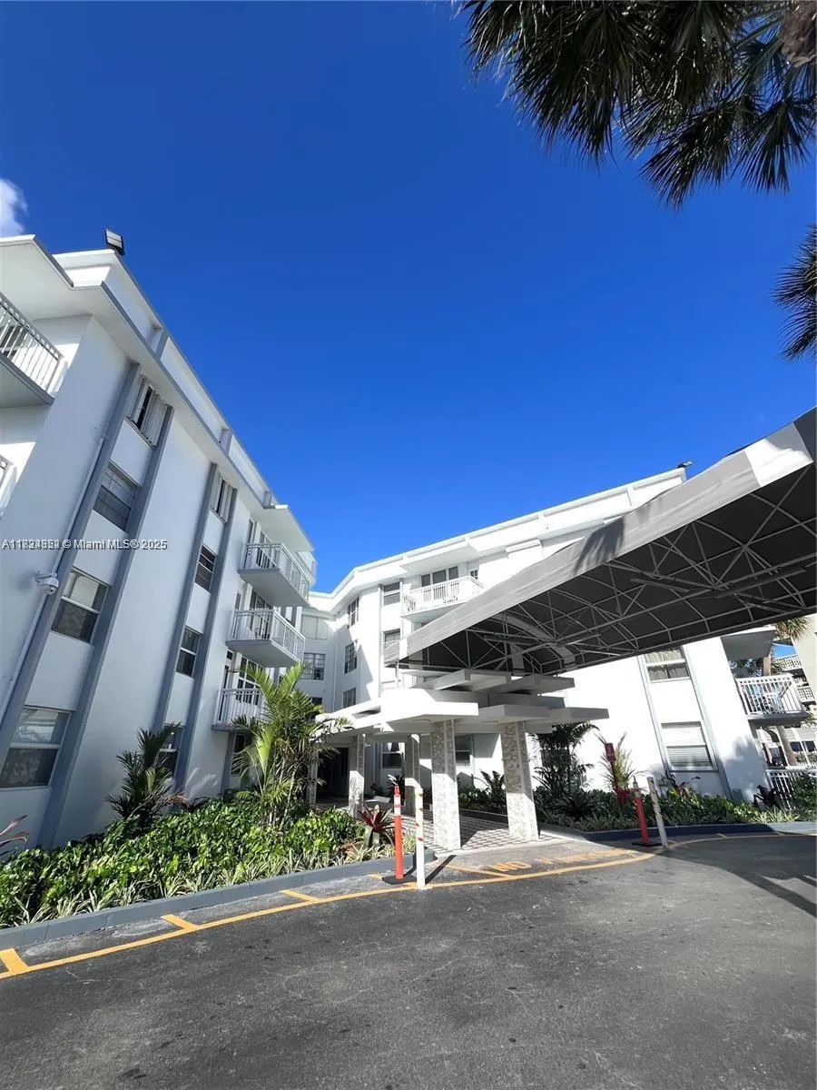 1913 S Ocean Dr, #302