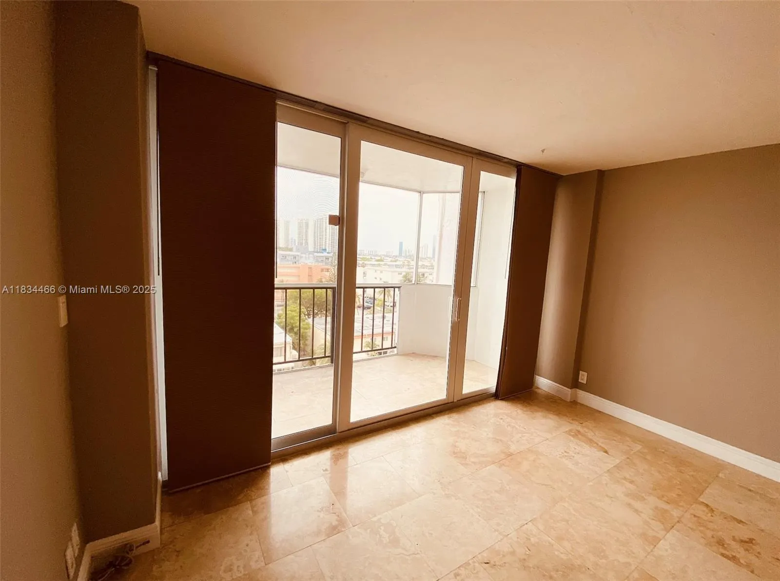3545 NE 166th St, #805