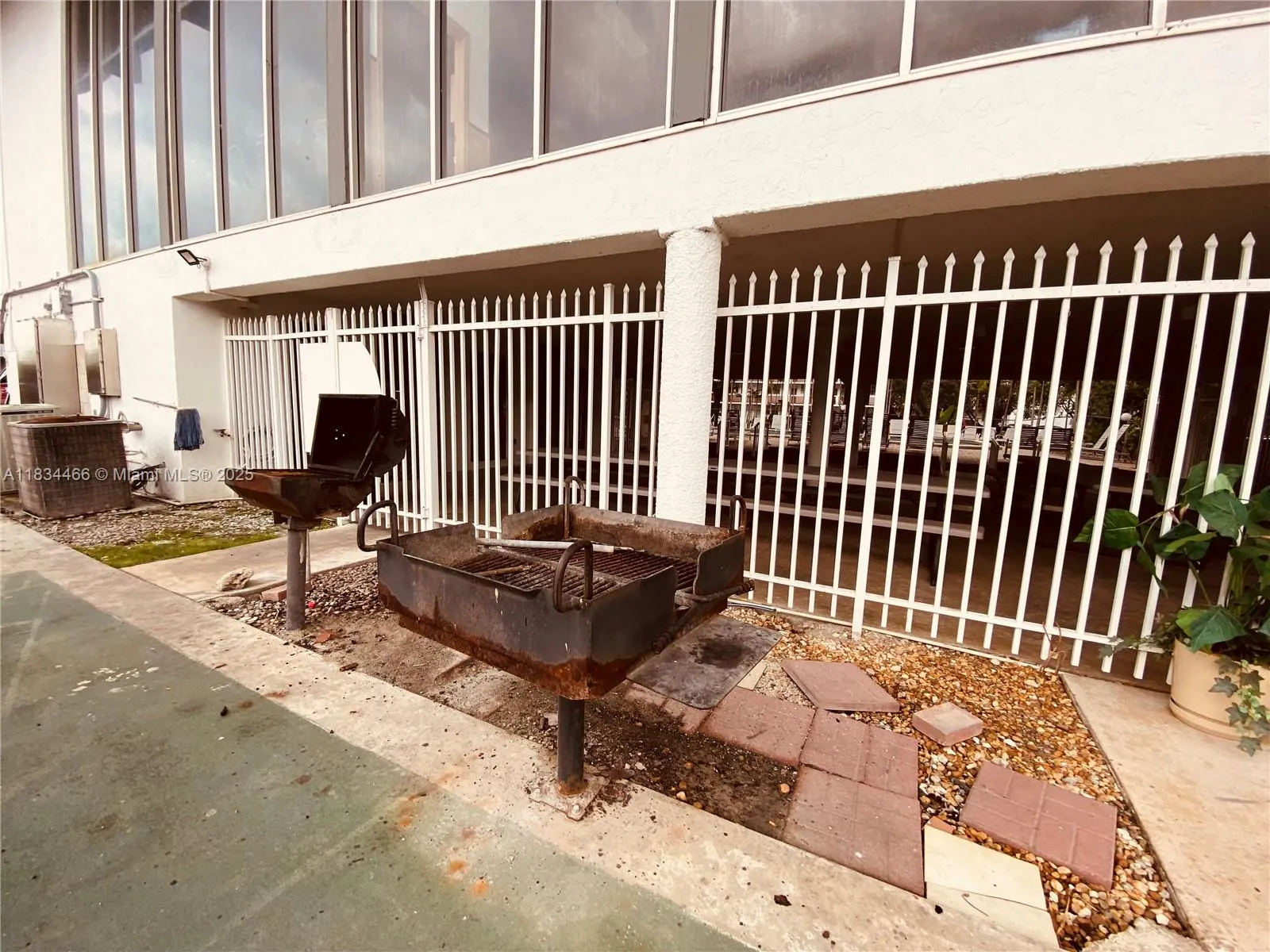 3545 NE 166th St, #805