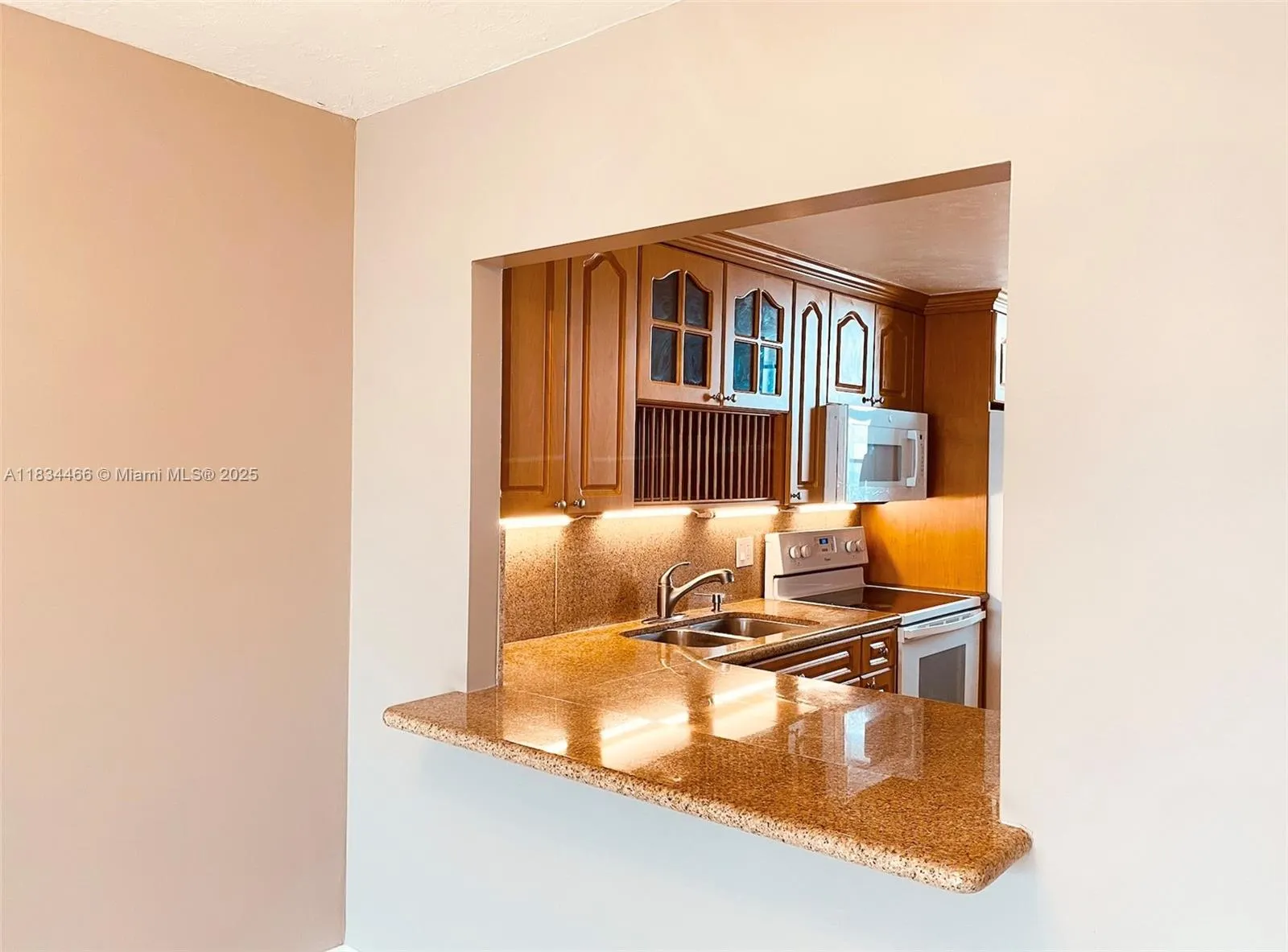 3545 NE 166th St, #805
