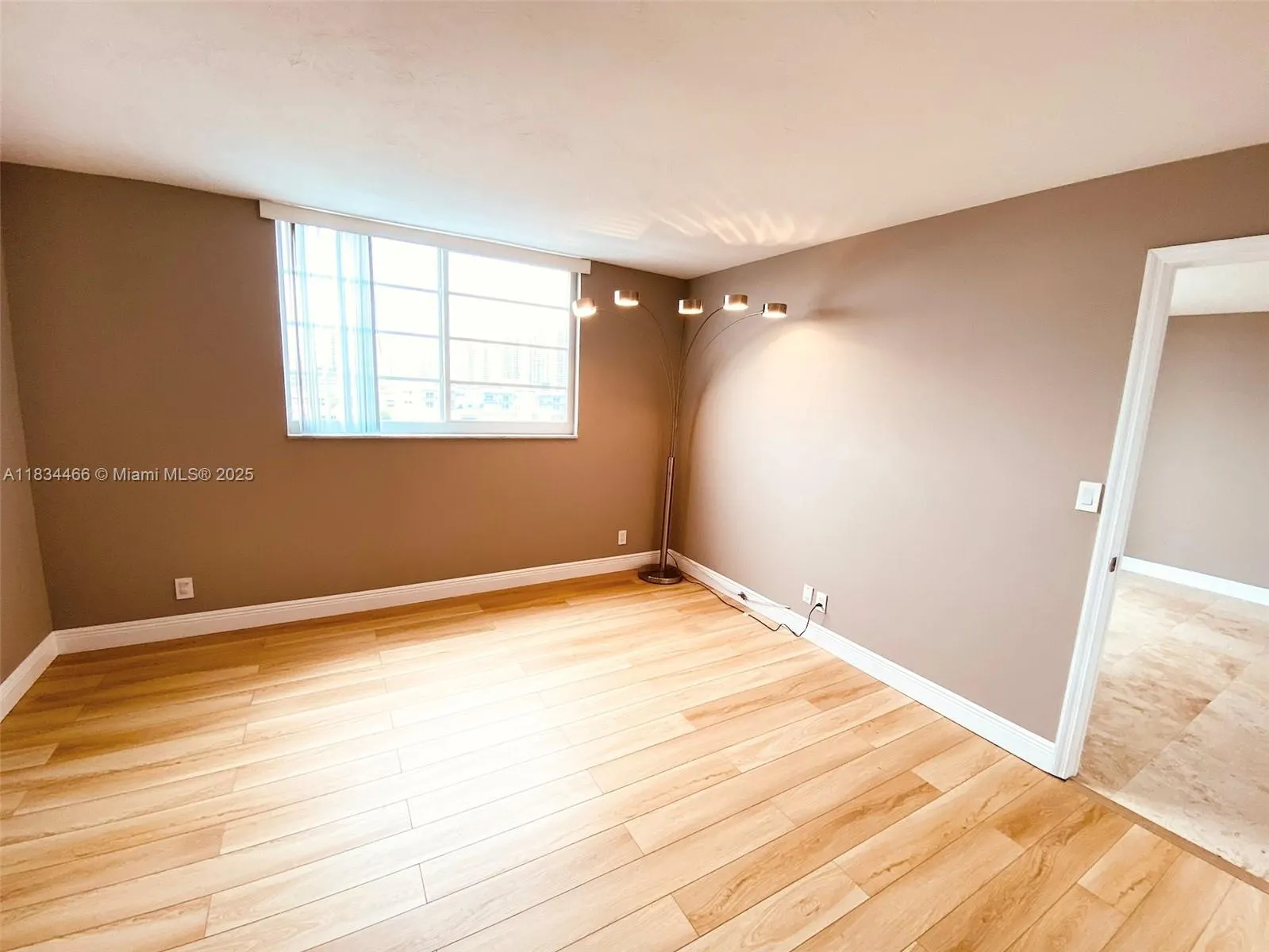 3545 NE 166th St, #805