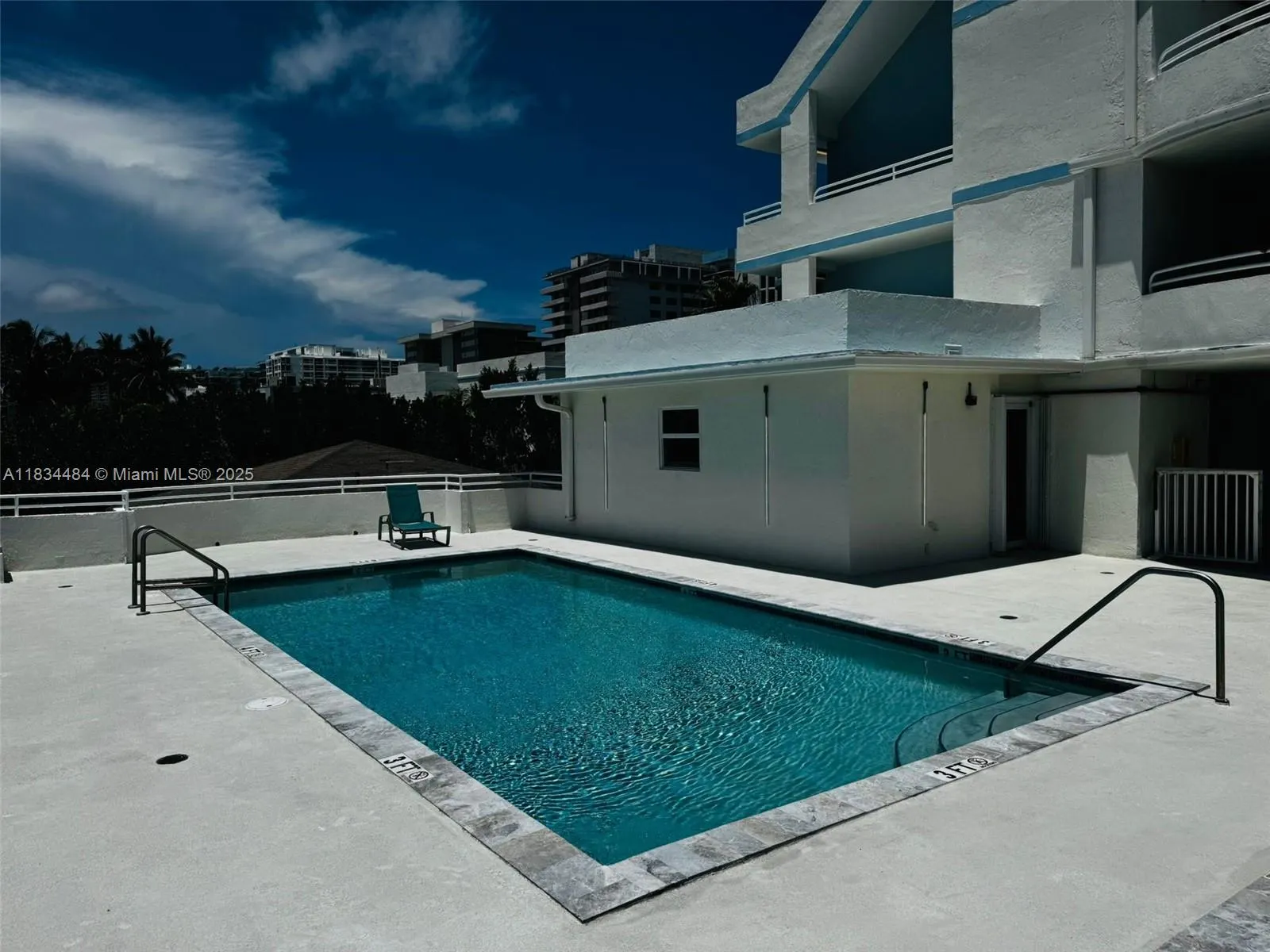 9156 Collins Ave, #310