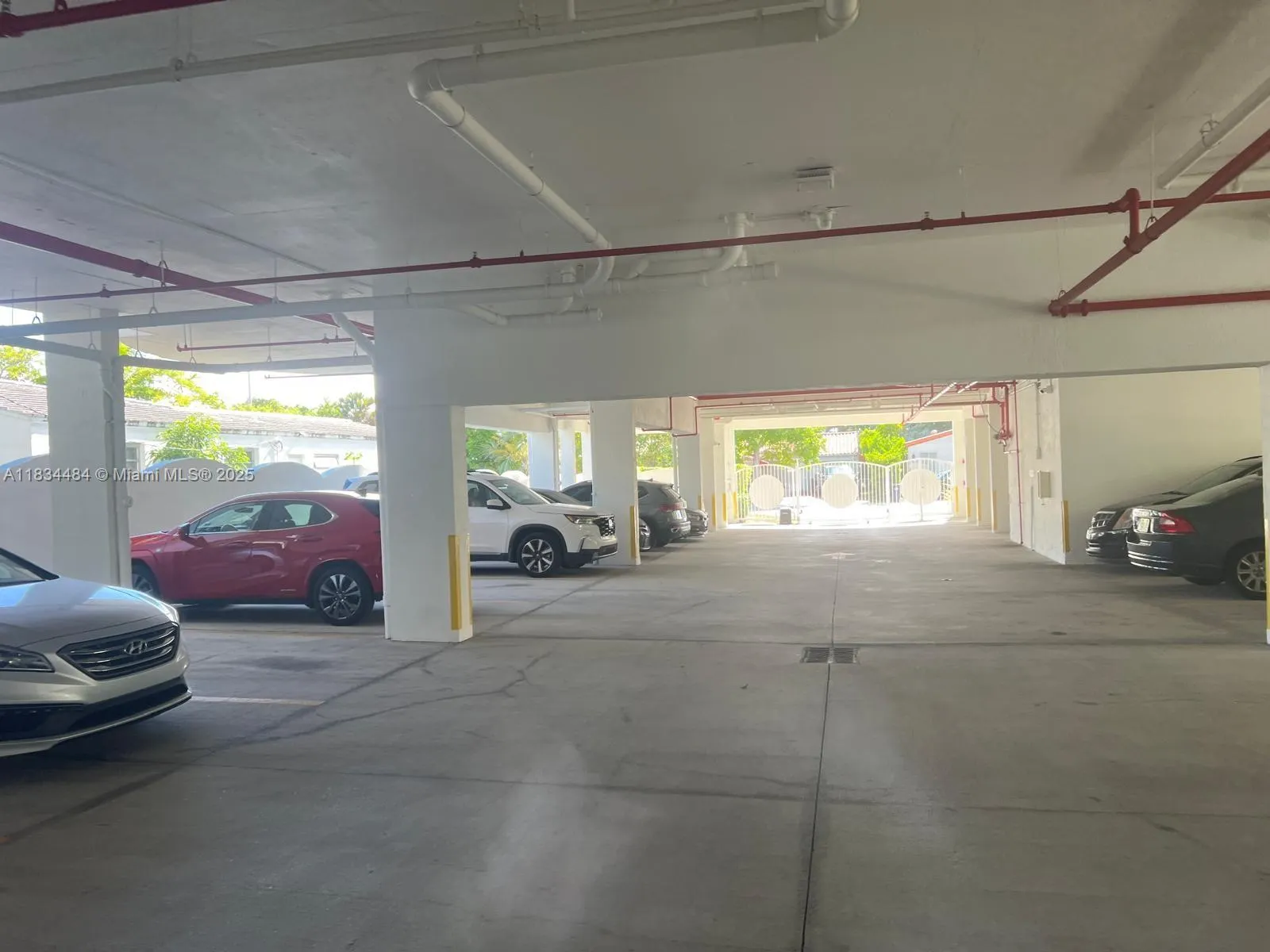 9156 Collins Ave, #310
