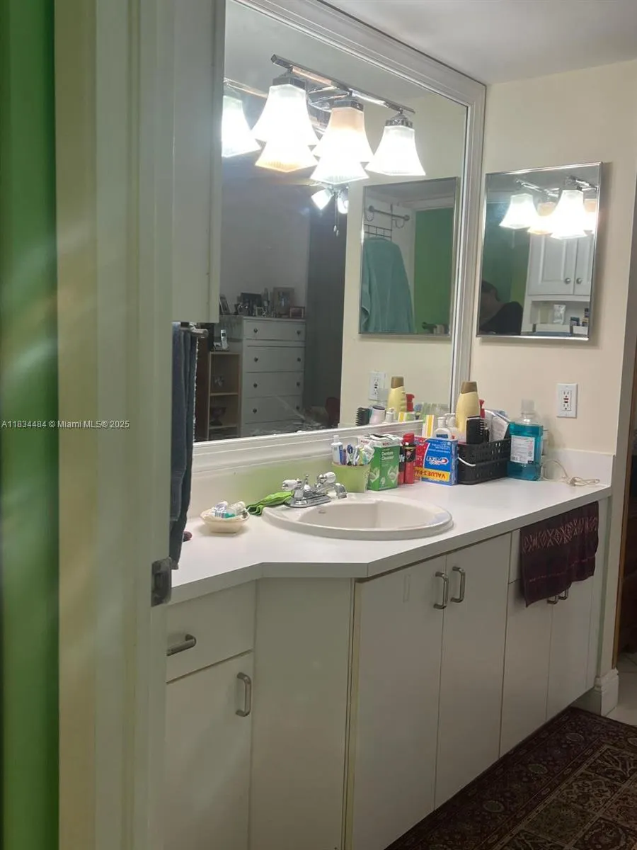 9156 Collins Ave, #310