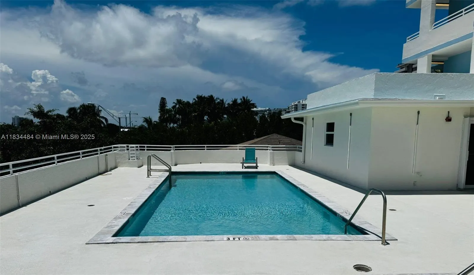 9156 Collins Ave, #310