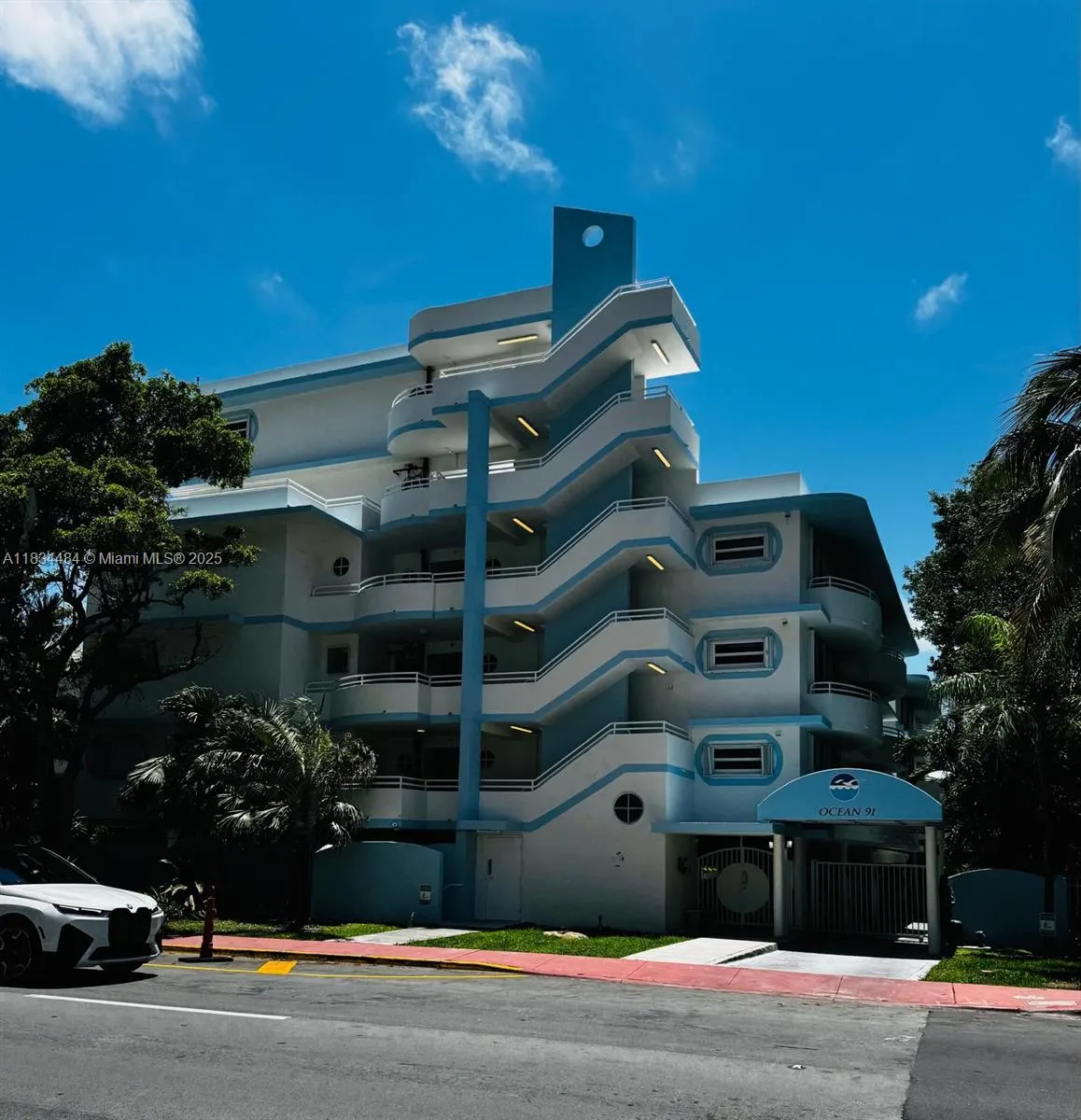 9156 Collins Ave, #310