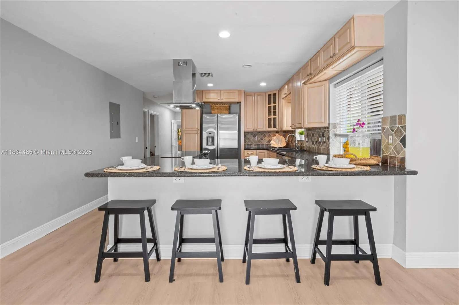 614 NE 10th Ave
