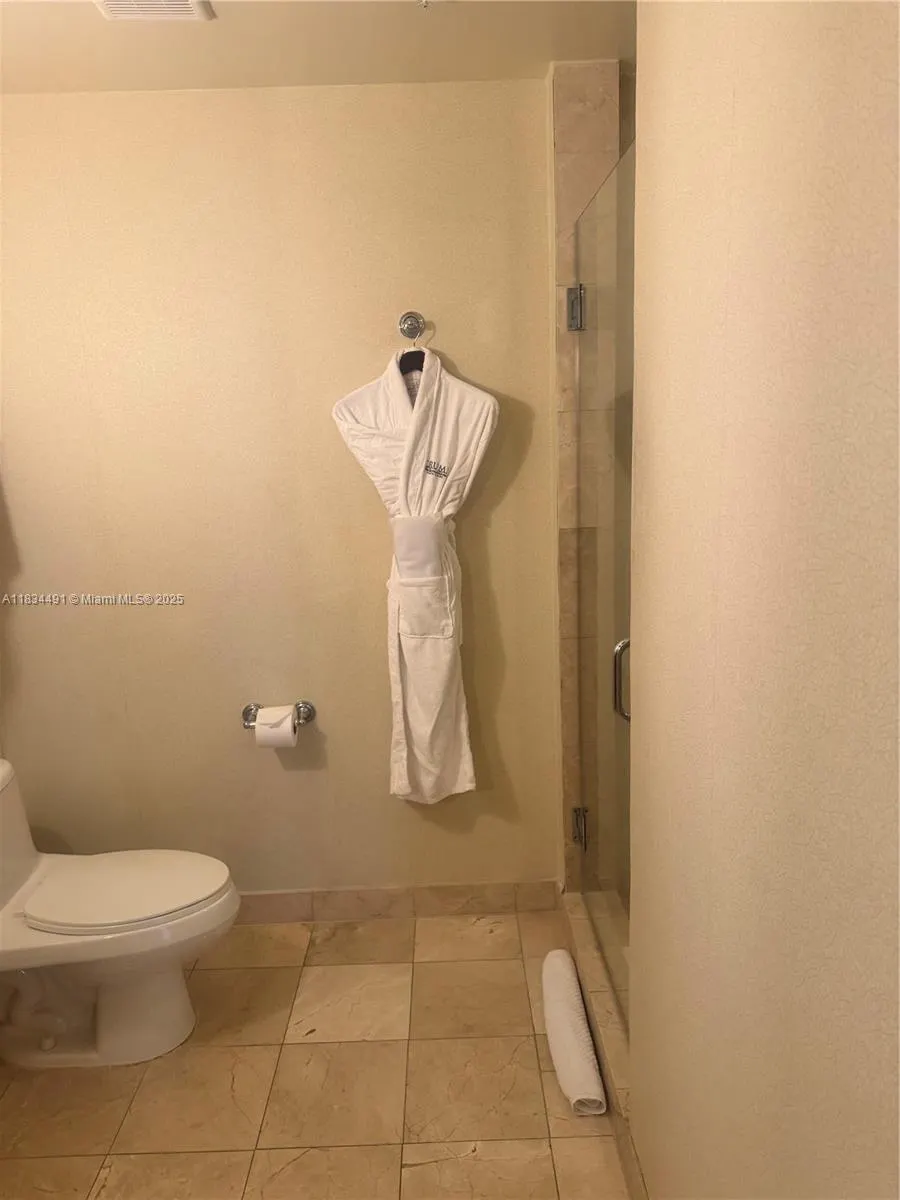 18001 Collins Ave, #1810