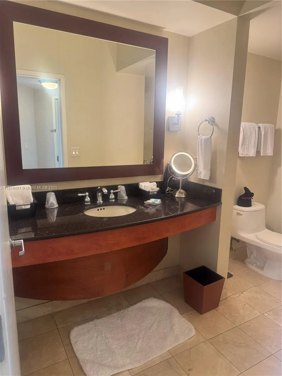 18001 Collins Ave, #1810