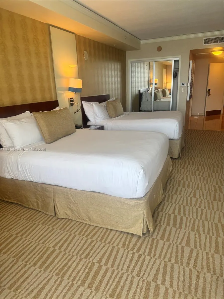 18001 Collins Ave, #1810