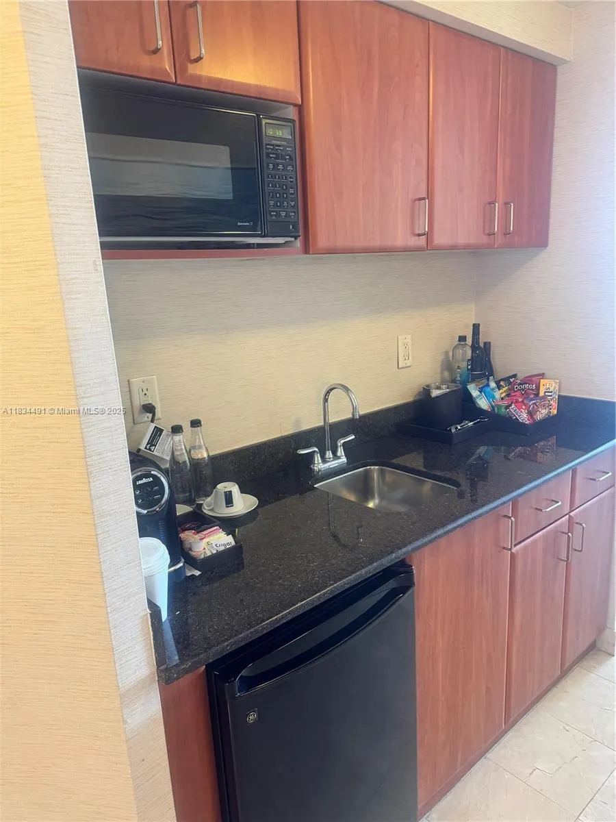 18001 Collins Ave, #1810