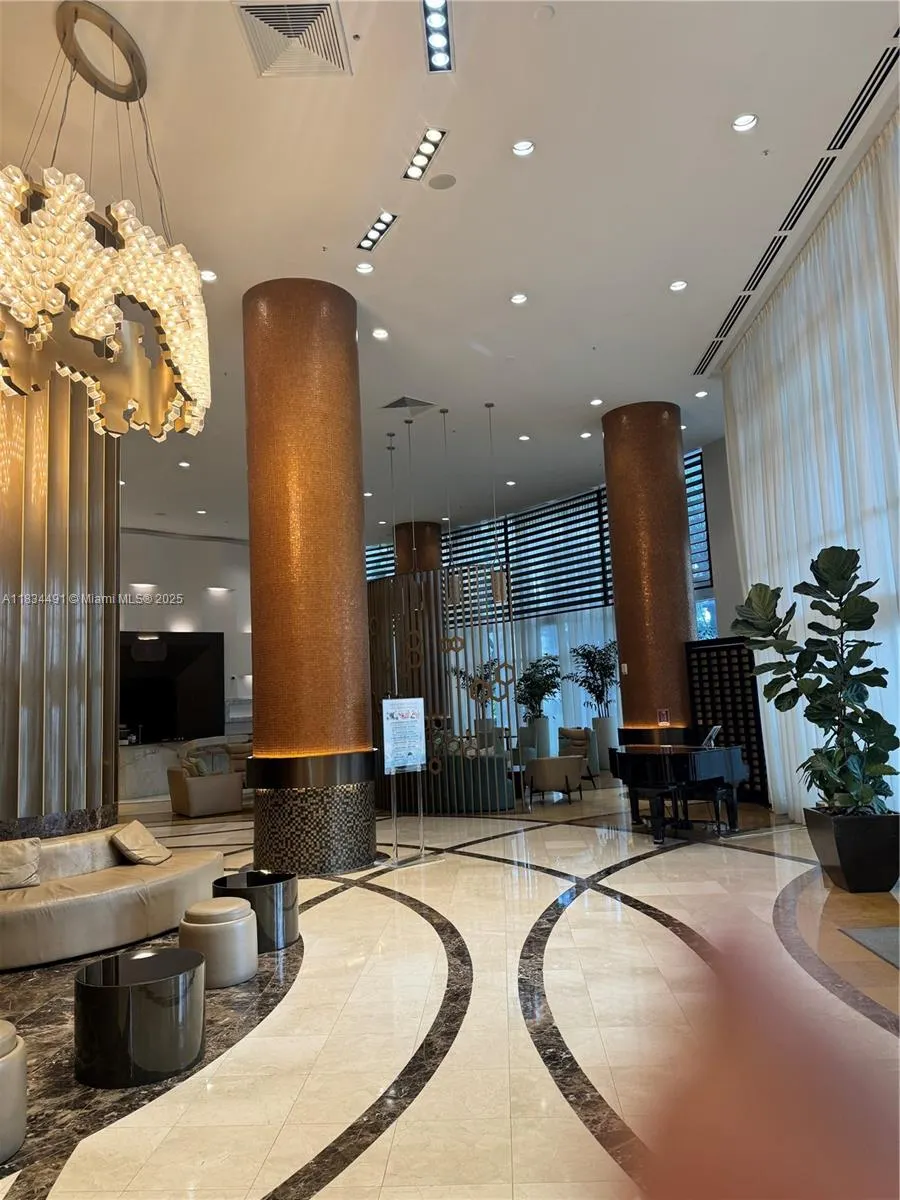 18001 Collins Ave, #1810