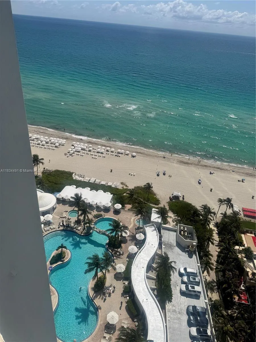 18001 Collins Ave, #1810