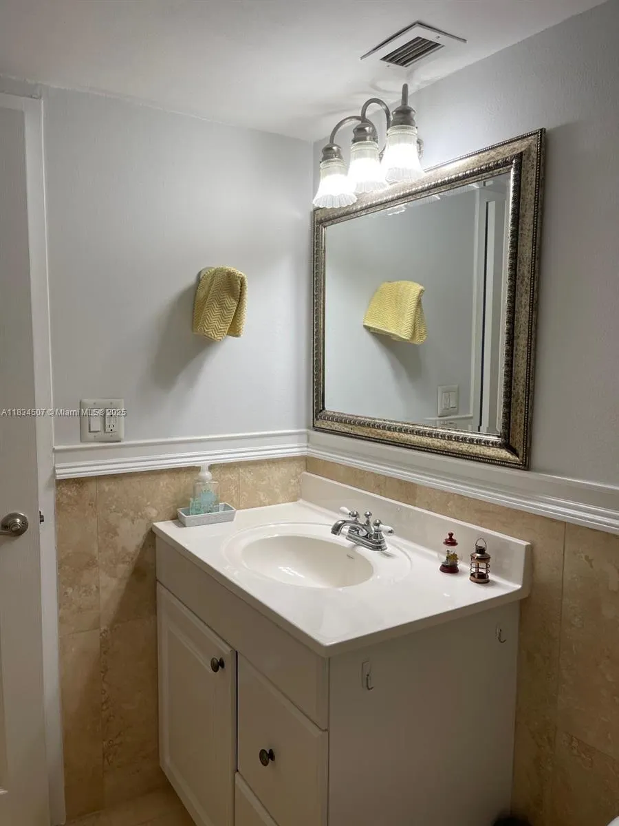3180 S Ocean Dr, #1602