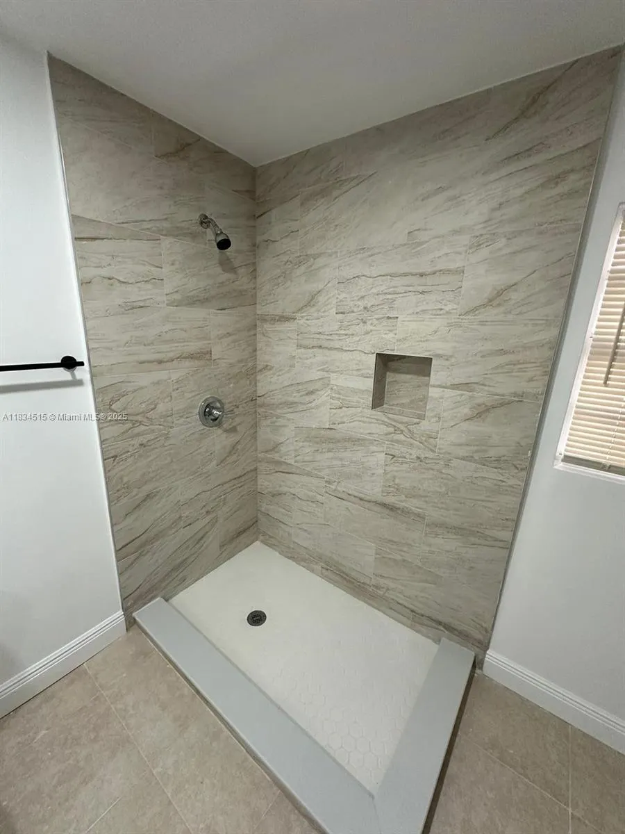 125 SW 11th Ave