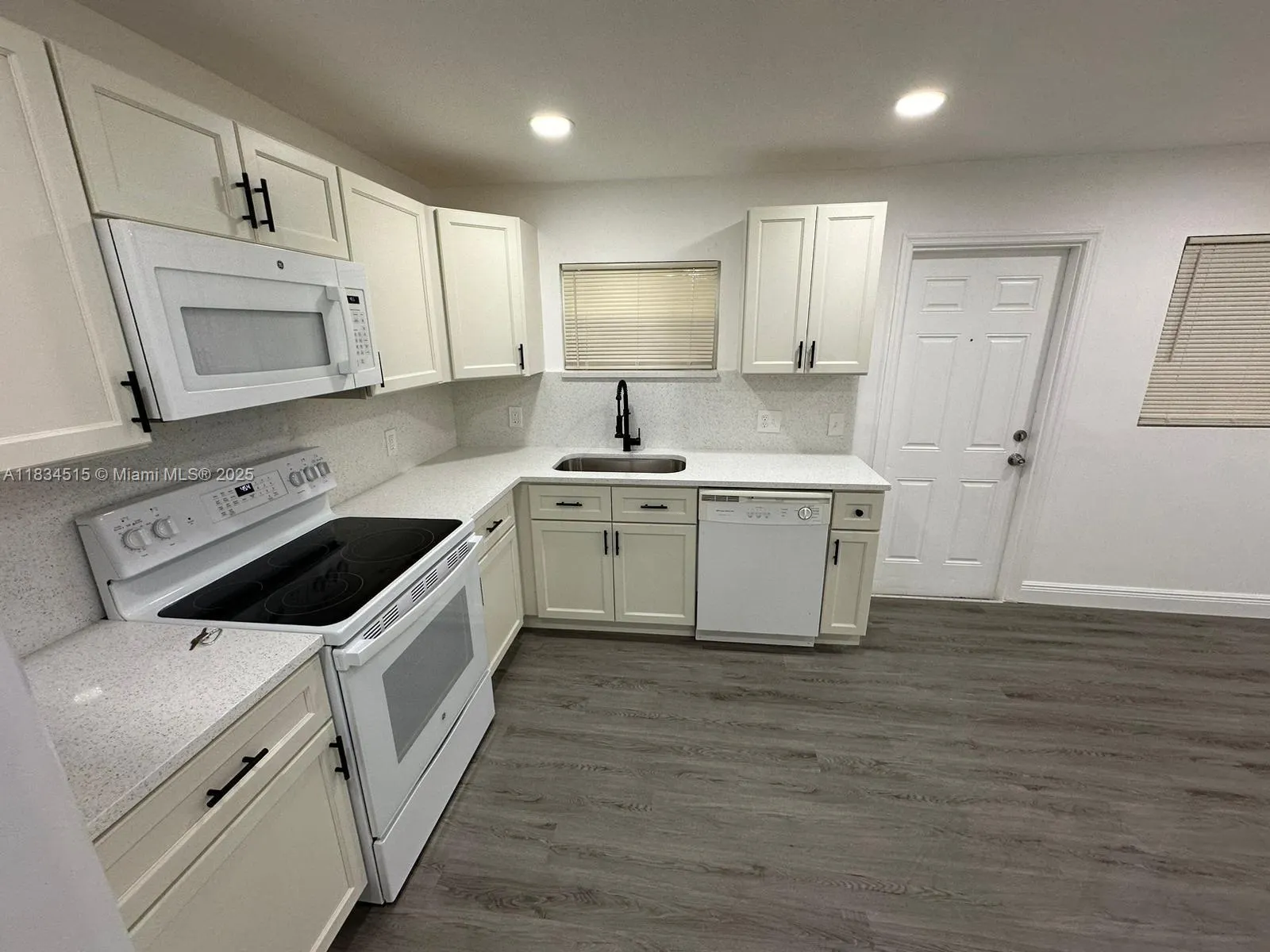 125 SW 11th Ave