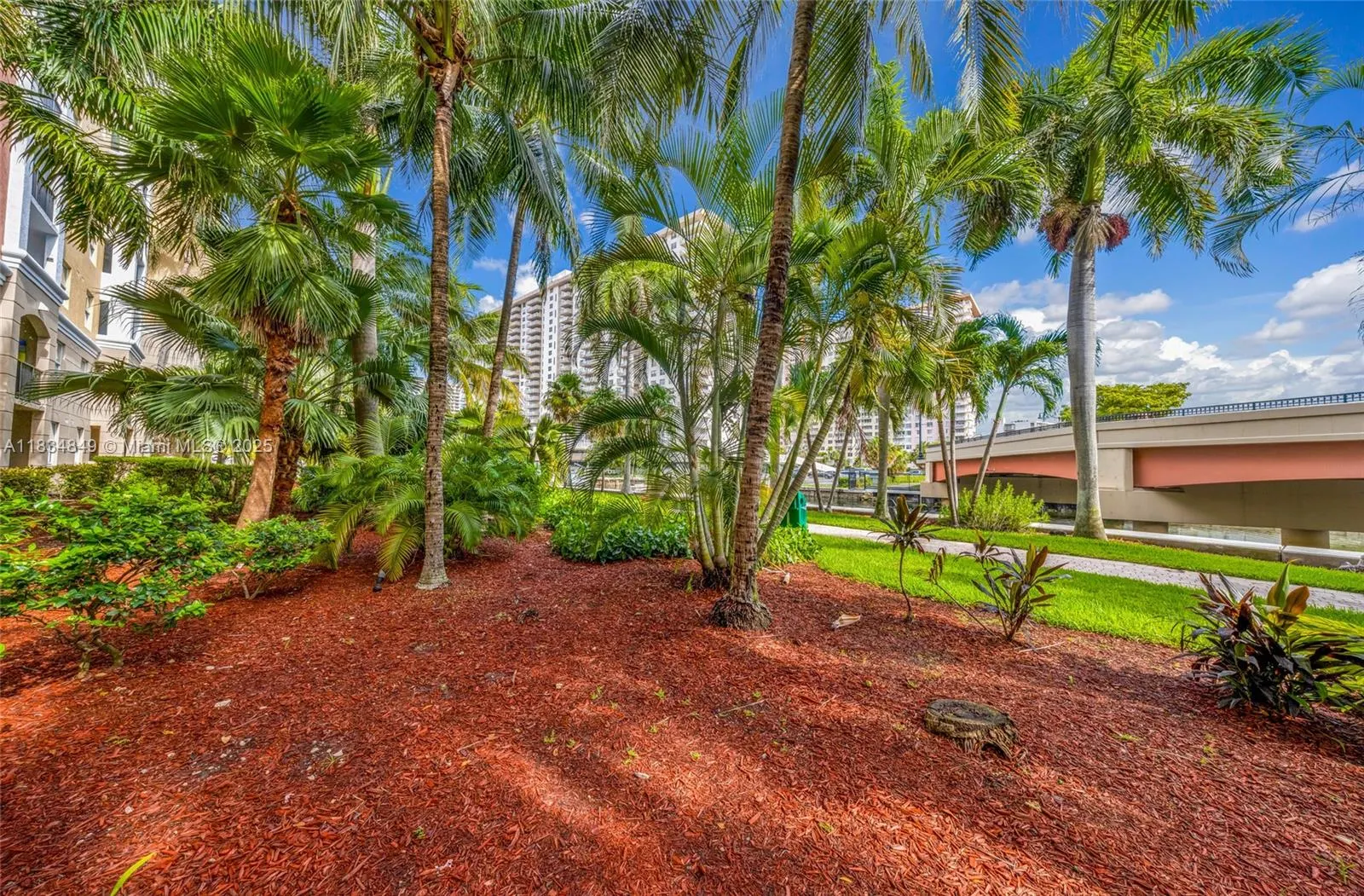 17150 N Bay Rd, #2113