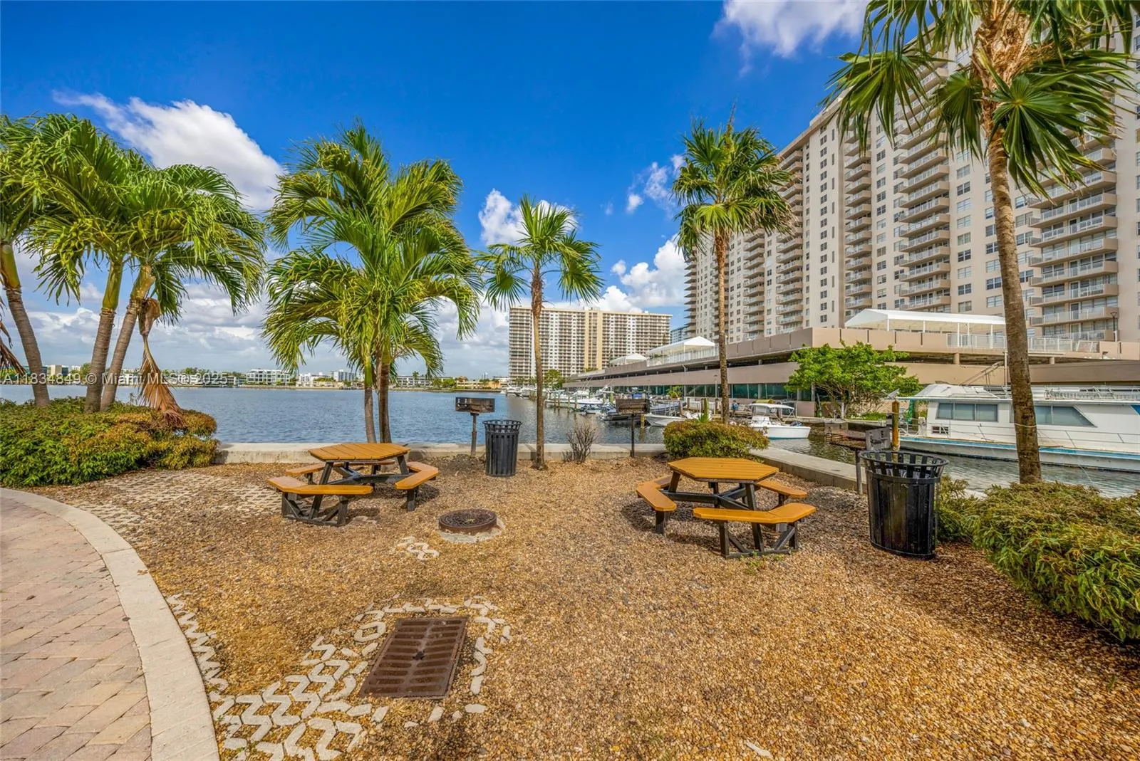 17150 N Bay Rd, #2113