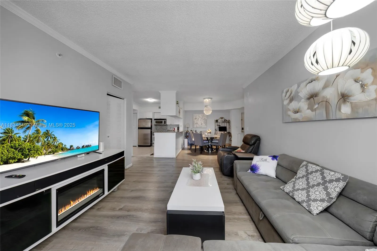 17150 N Bay Rd, #2113