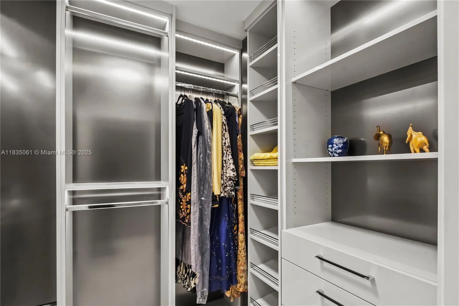 8877 Collins Ave, #705