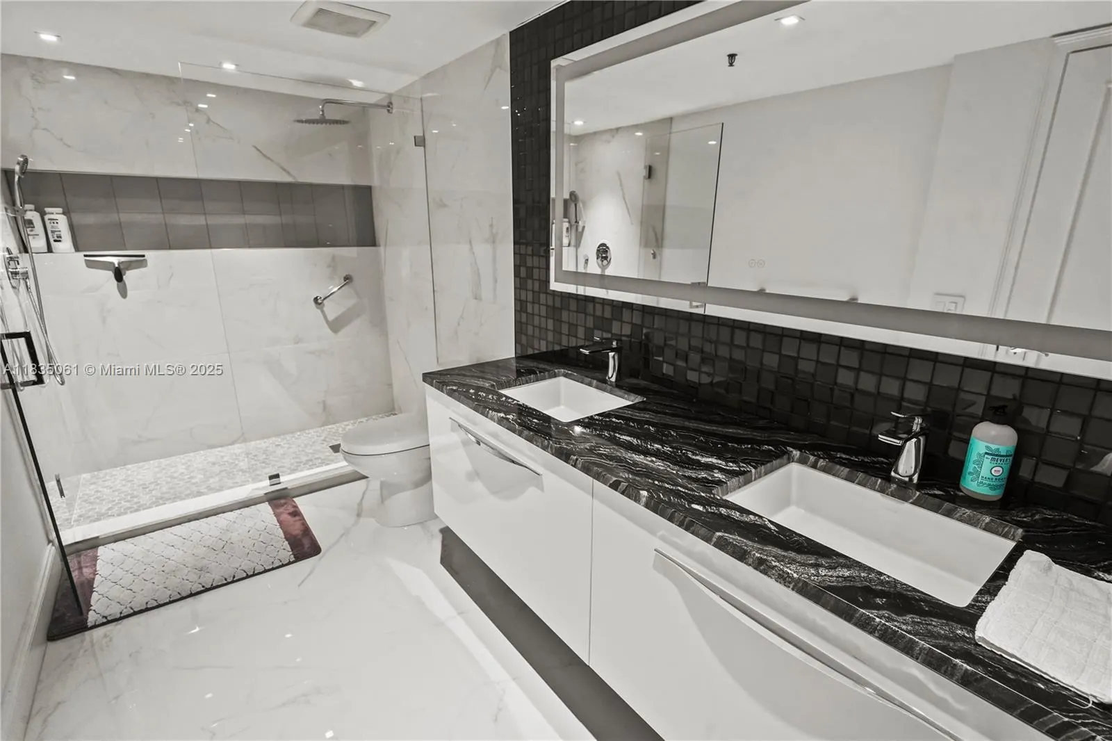8877 Collins Ave, #705