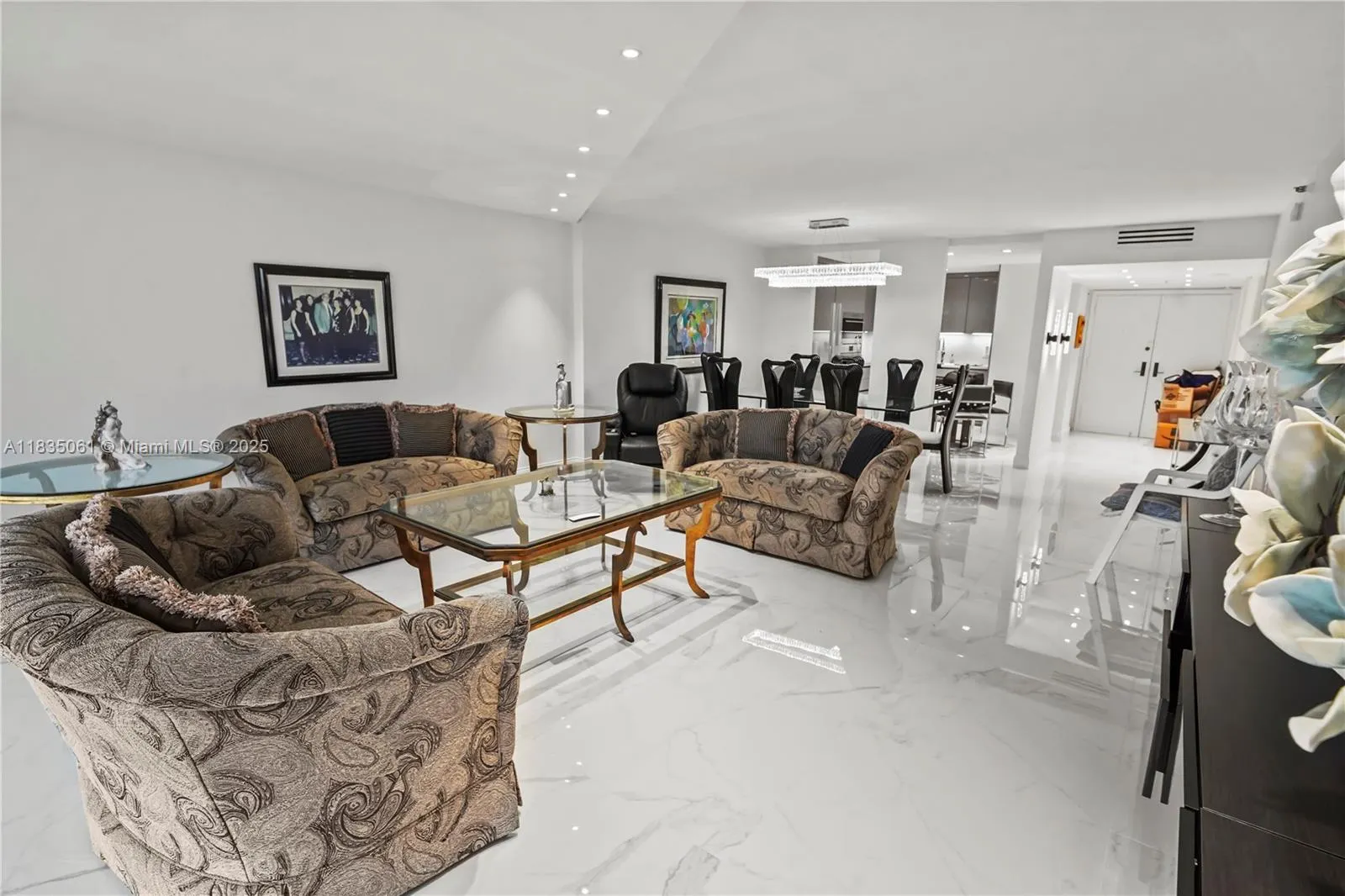 8877 Collins Ave, #705