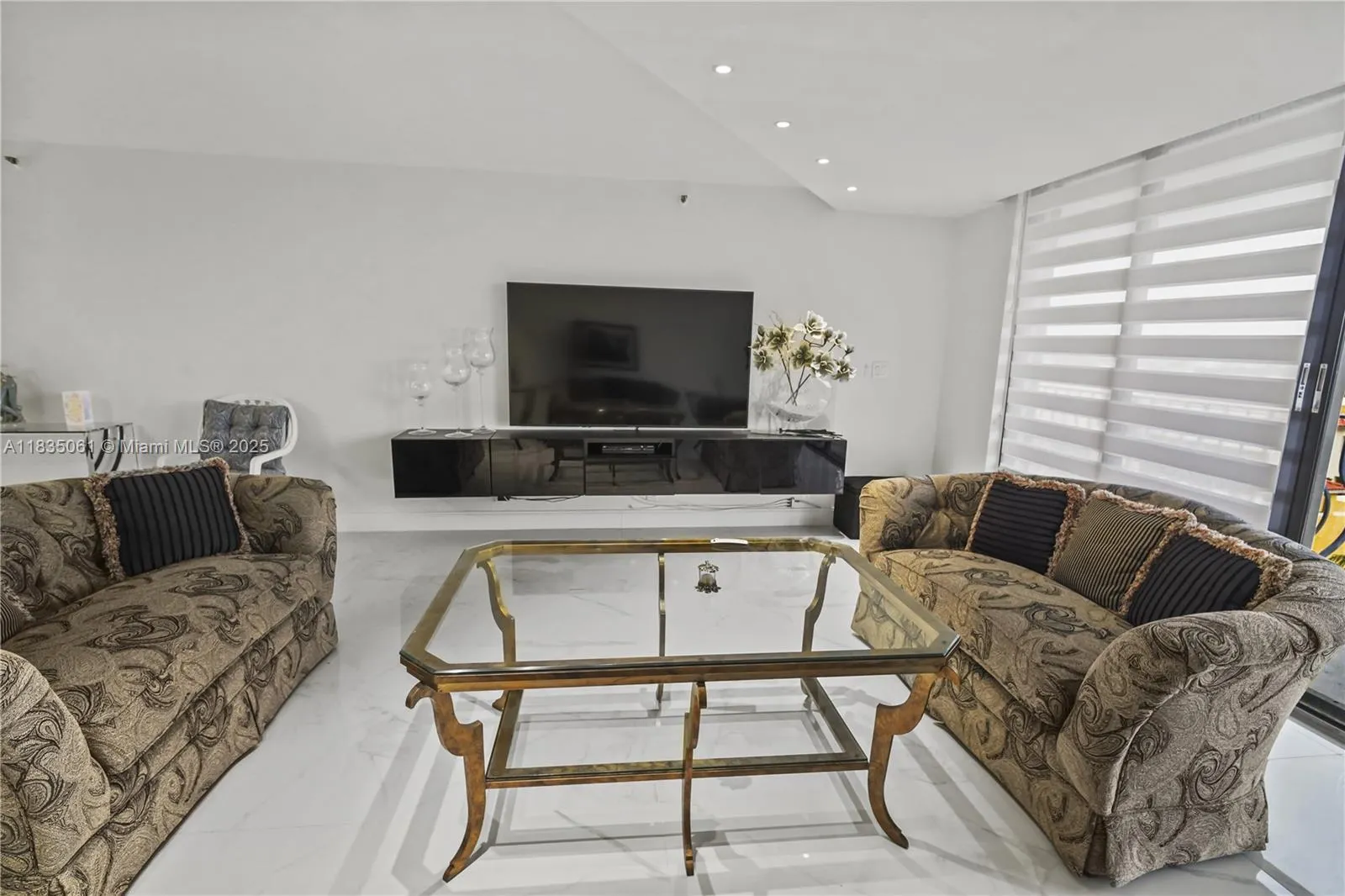 8877 Collins Ave, #705