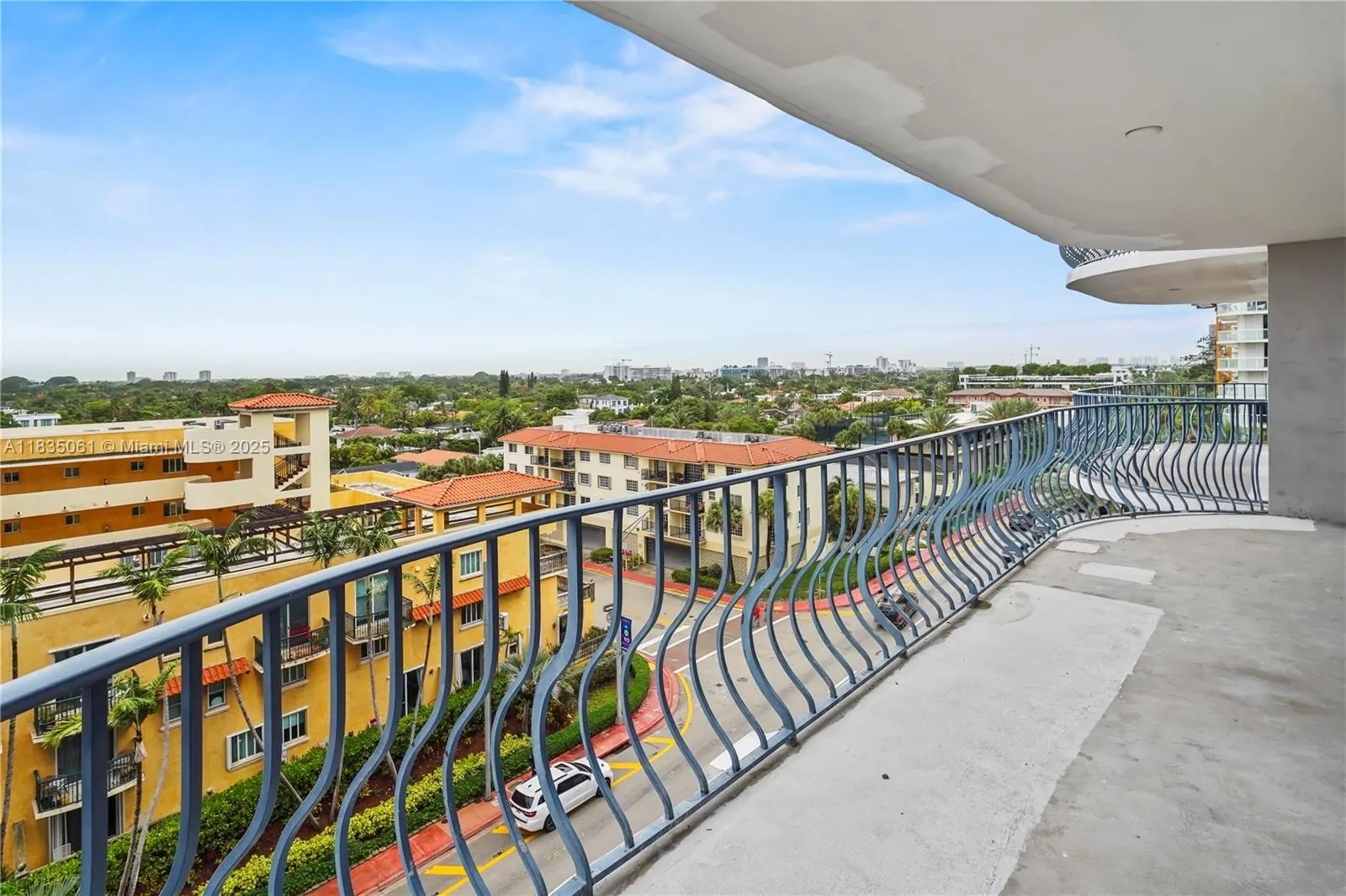 8877 Collins Ave, #705