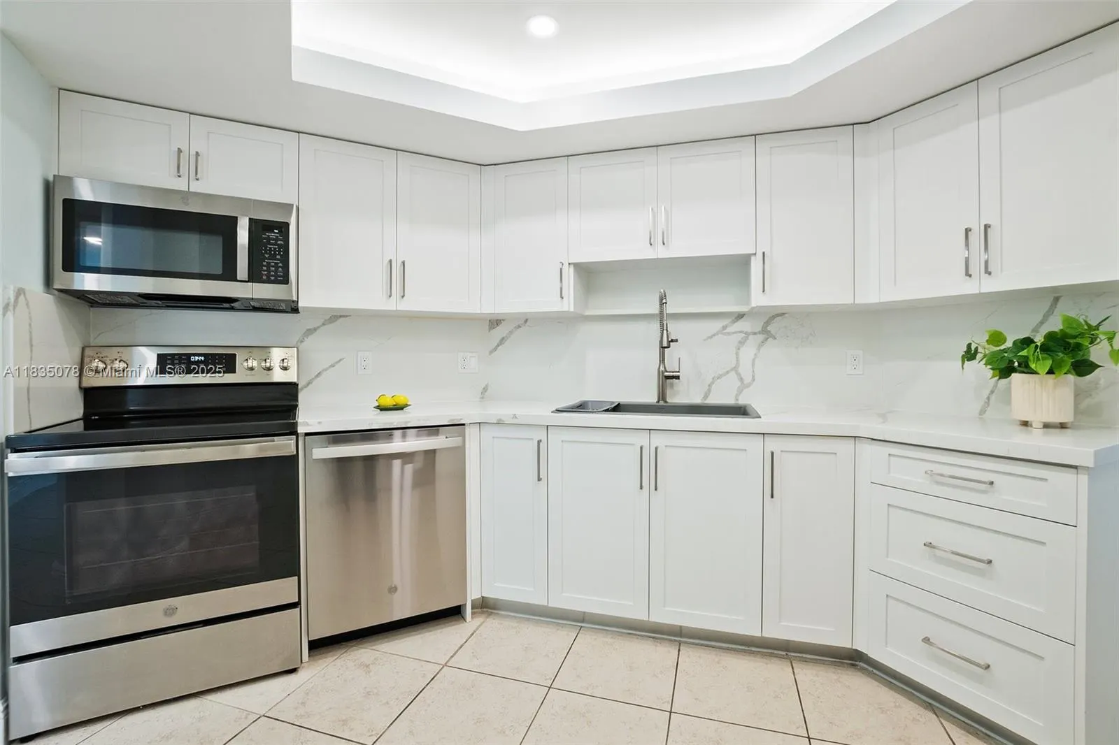 300 Three Islands Blvd, #707