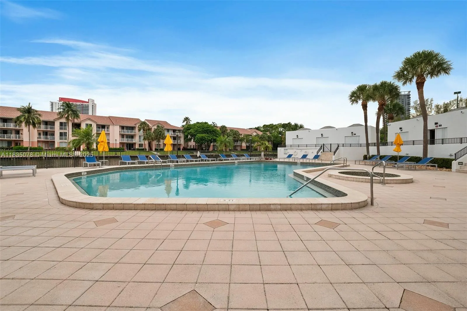 300 Three Islands Blvd, #707