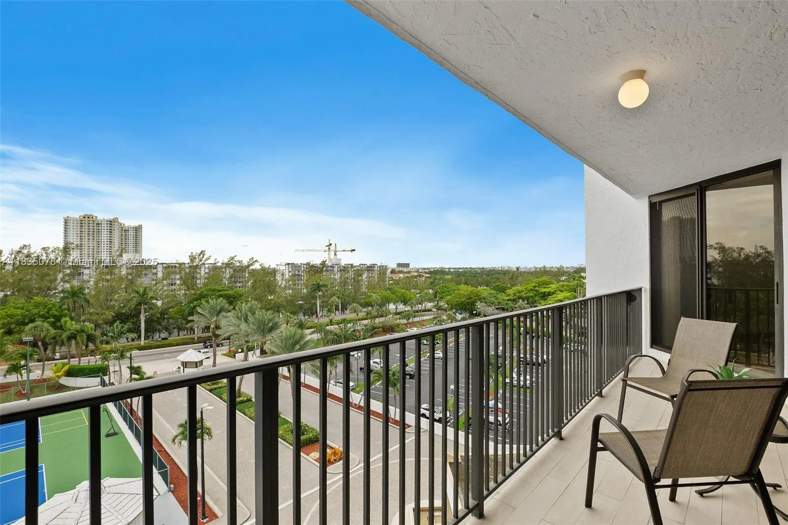 300 Three Islands Blvd, #707