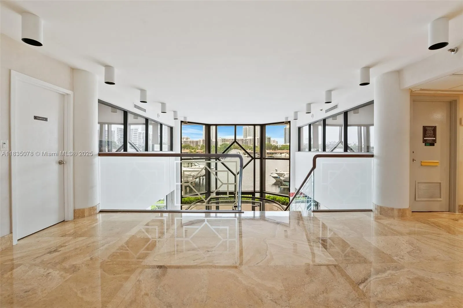 300 Three Islands Blvd, #707