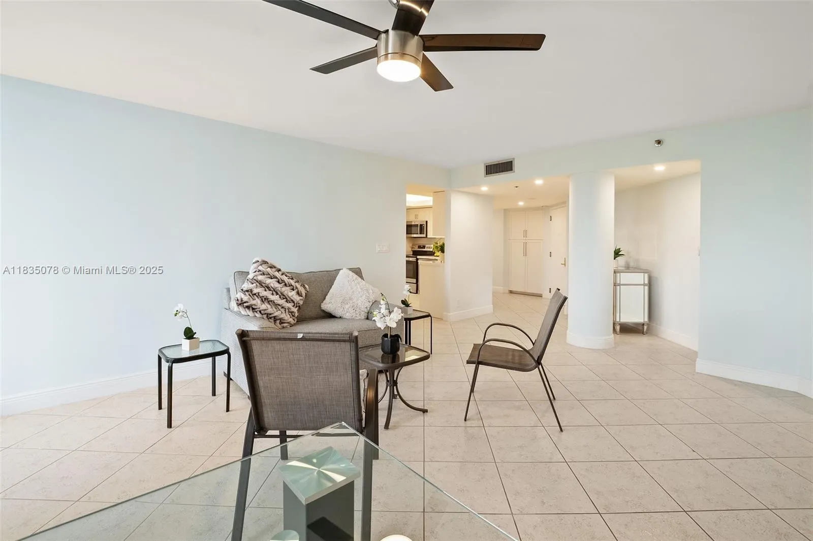 300 Three Islands Blvd, #707